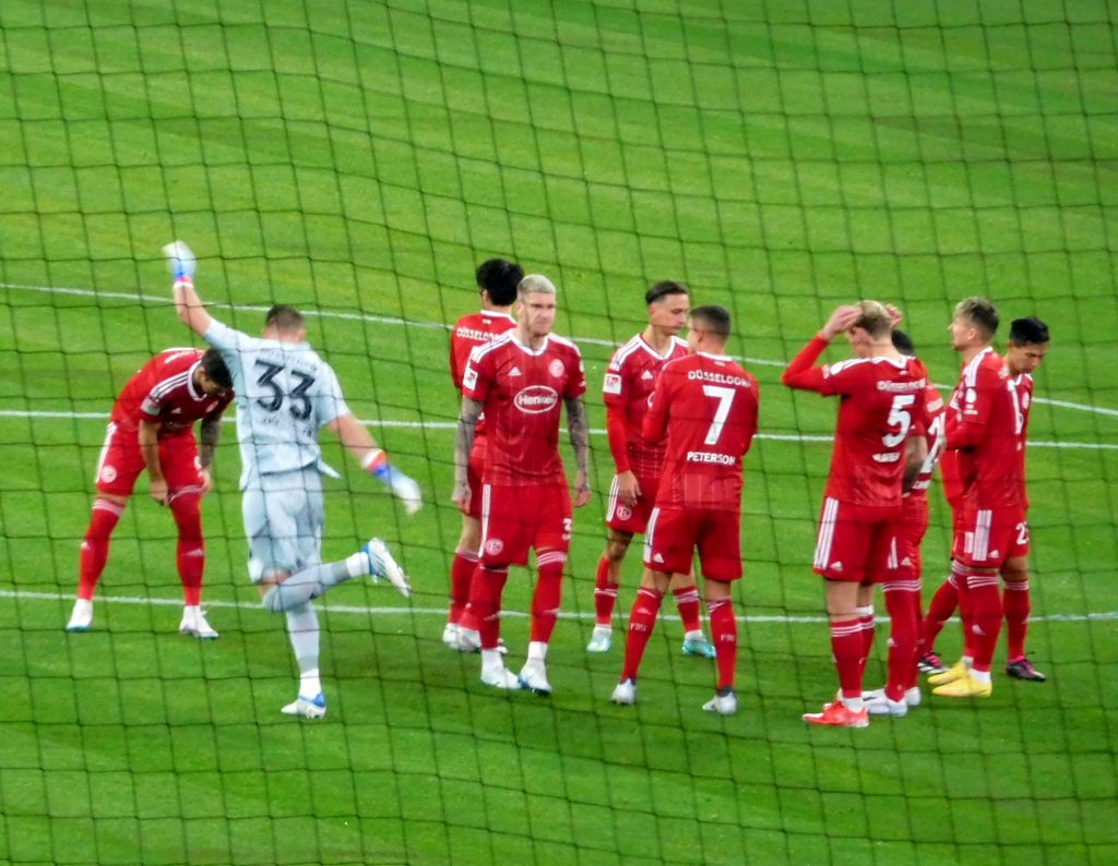 F95 vs Magdeburg: Vor dem Spiel wagt Flo Kastenmeier ein Tänzchen (Foto: FP)