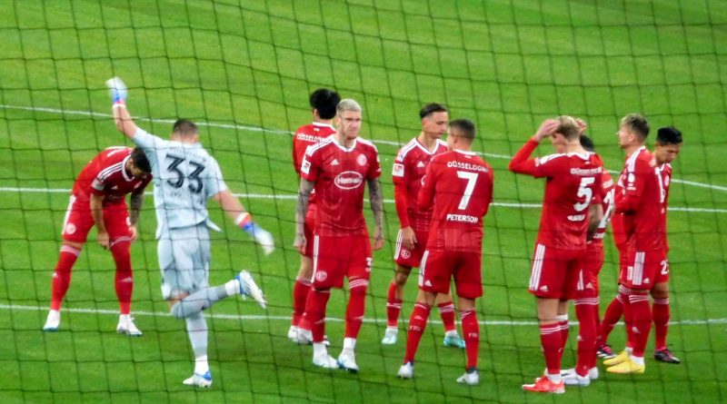 F95 vs Magdeburg: Vor dem Spiel wagt Flo Kastenmeier ein Tänzchen (Foto: FP)