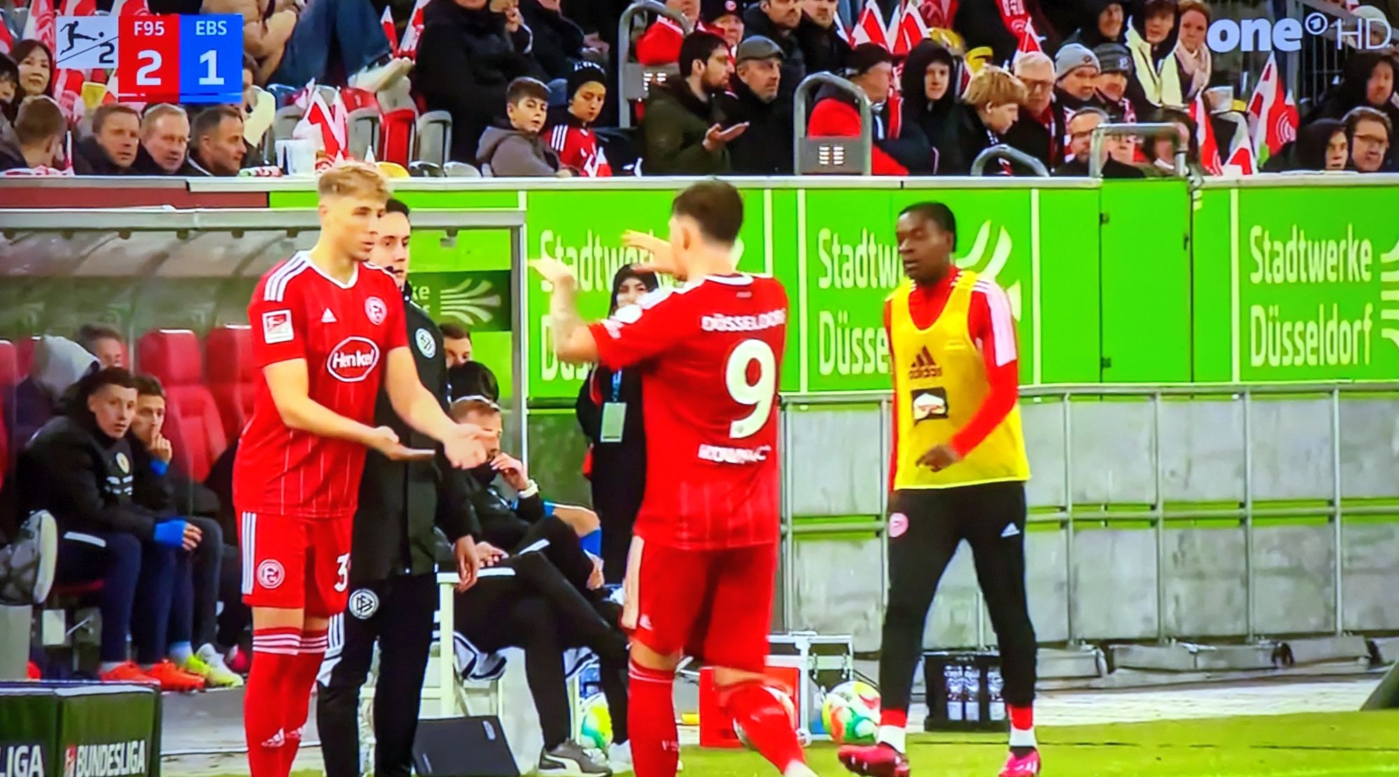 F95 vs Braunschweig: Niemiec kommt für Kownacki (Screenshot: Sportschau)