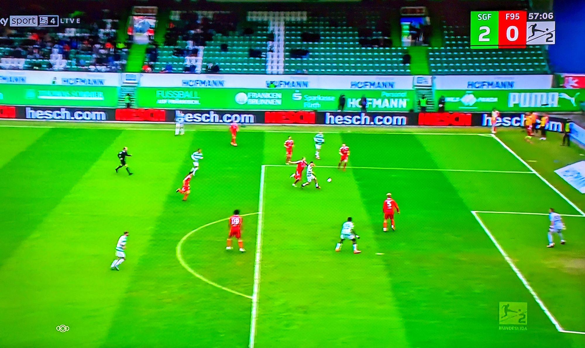 Fürth vs F95: So einfach fingen sie sich das 2:0 (Screenshot: Sky)