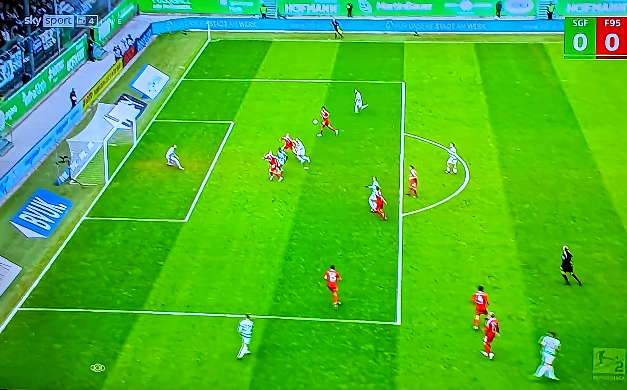 Fürth vs F95: Die Einladung zum 1:0 (Screenshot: Sky)