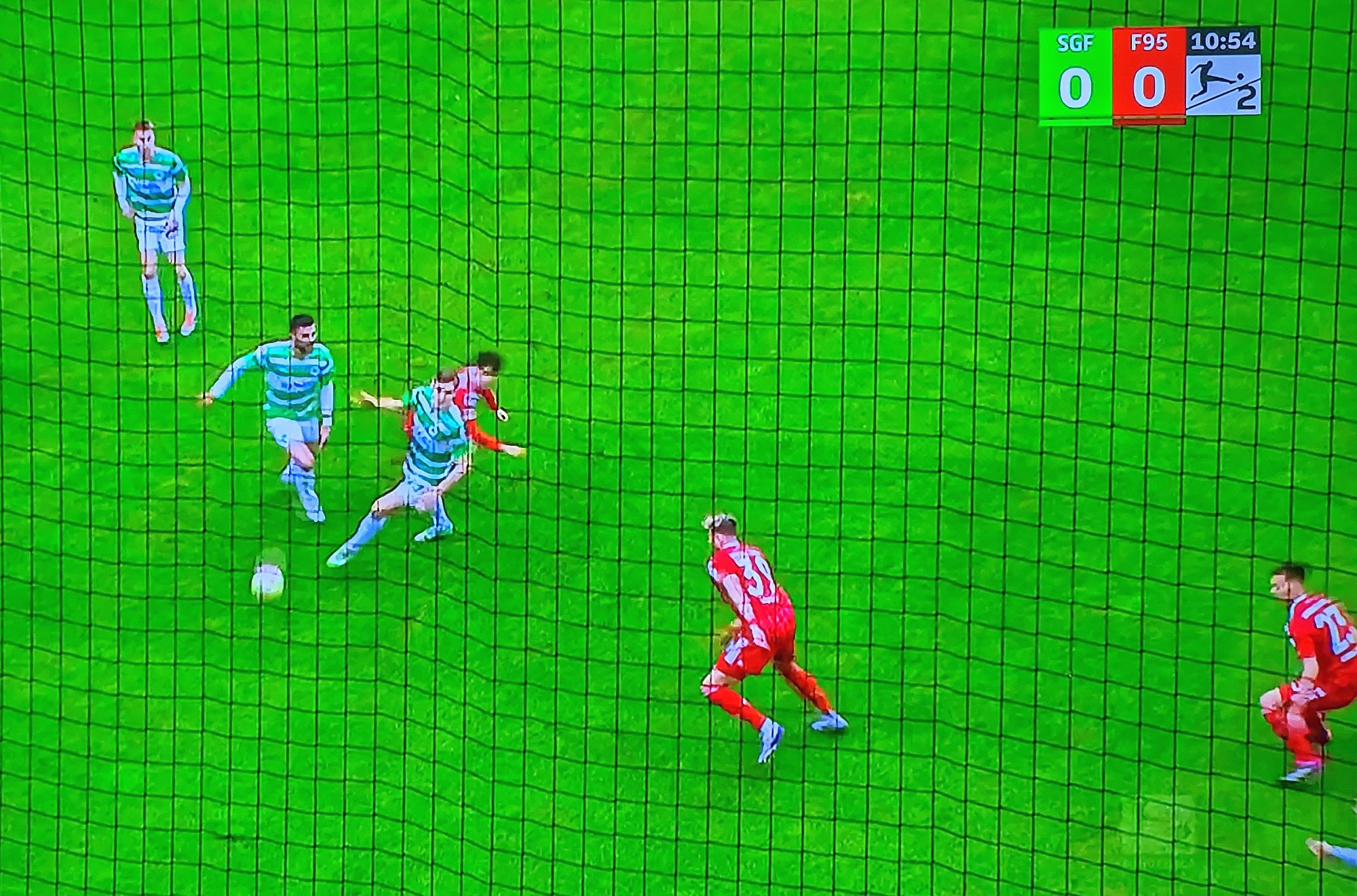 Fürth vs F95: Jede Menge Zweikämpfe (Screenshot: Sky)