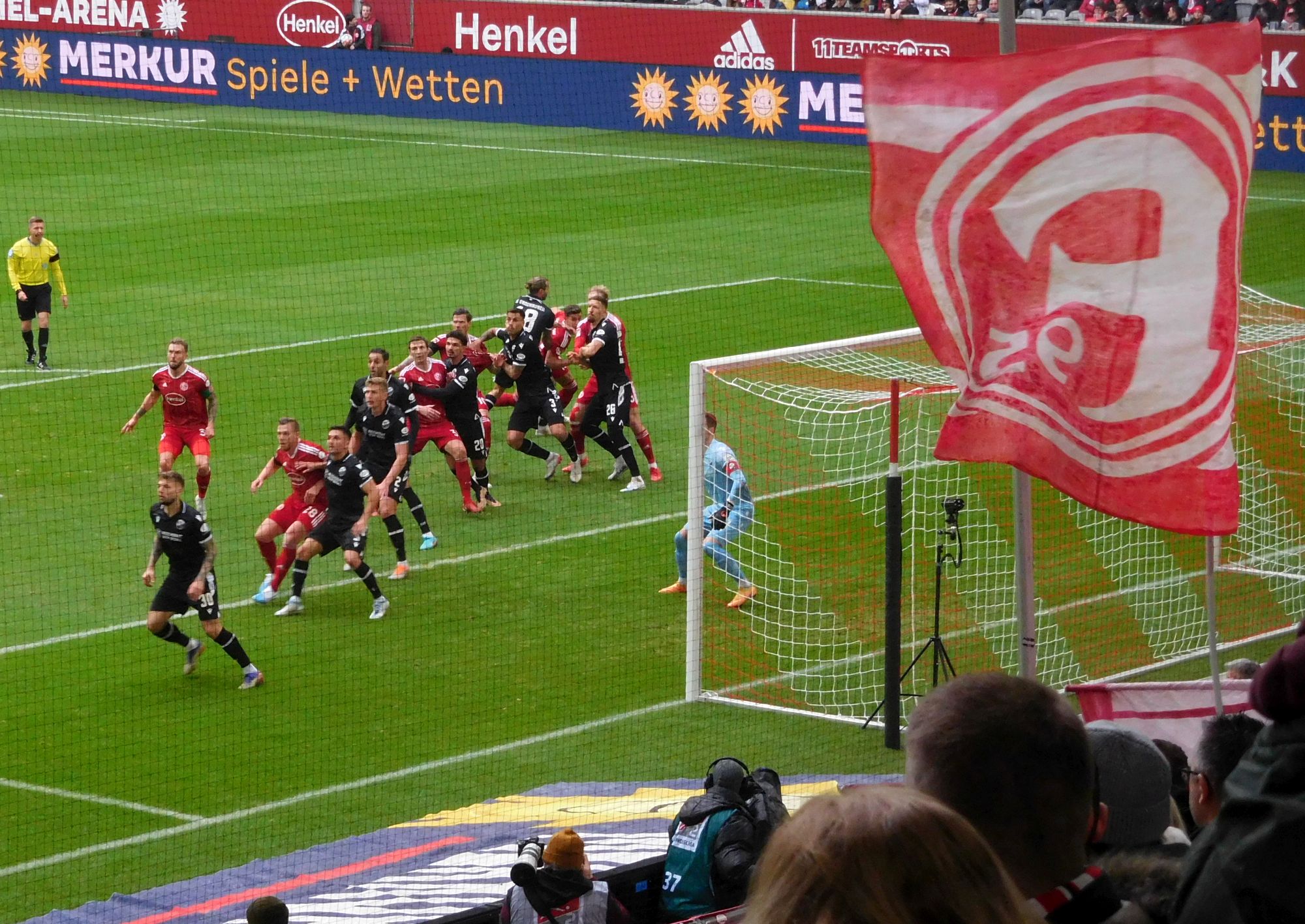 F95 vs SVS: Eine der vielen Ecken in der zweiten Halbzeit (Foto: FP)