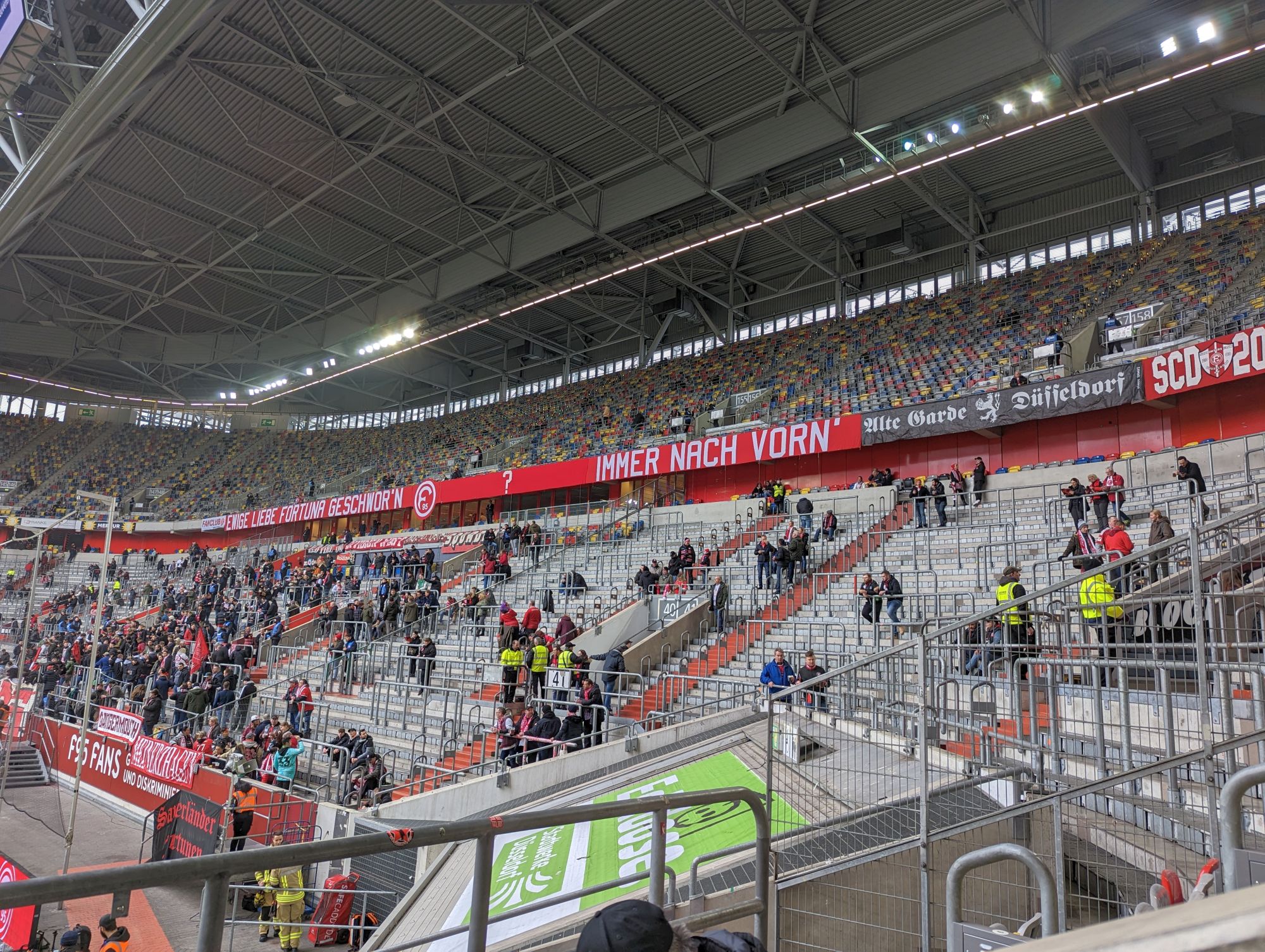 F95 vs SVS: Die Süd eine Stunde vor dem Anpfiff (Foto: FP)