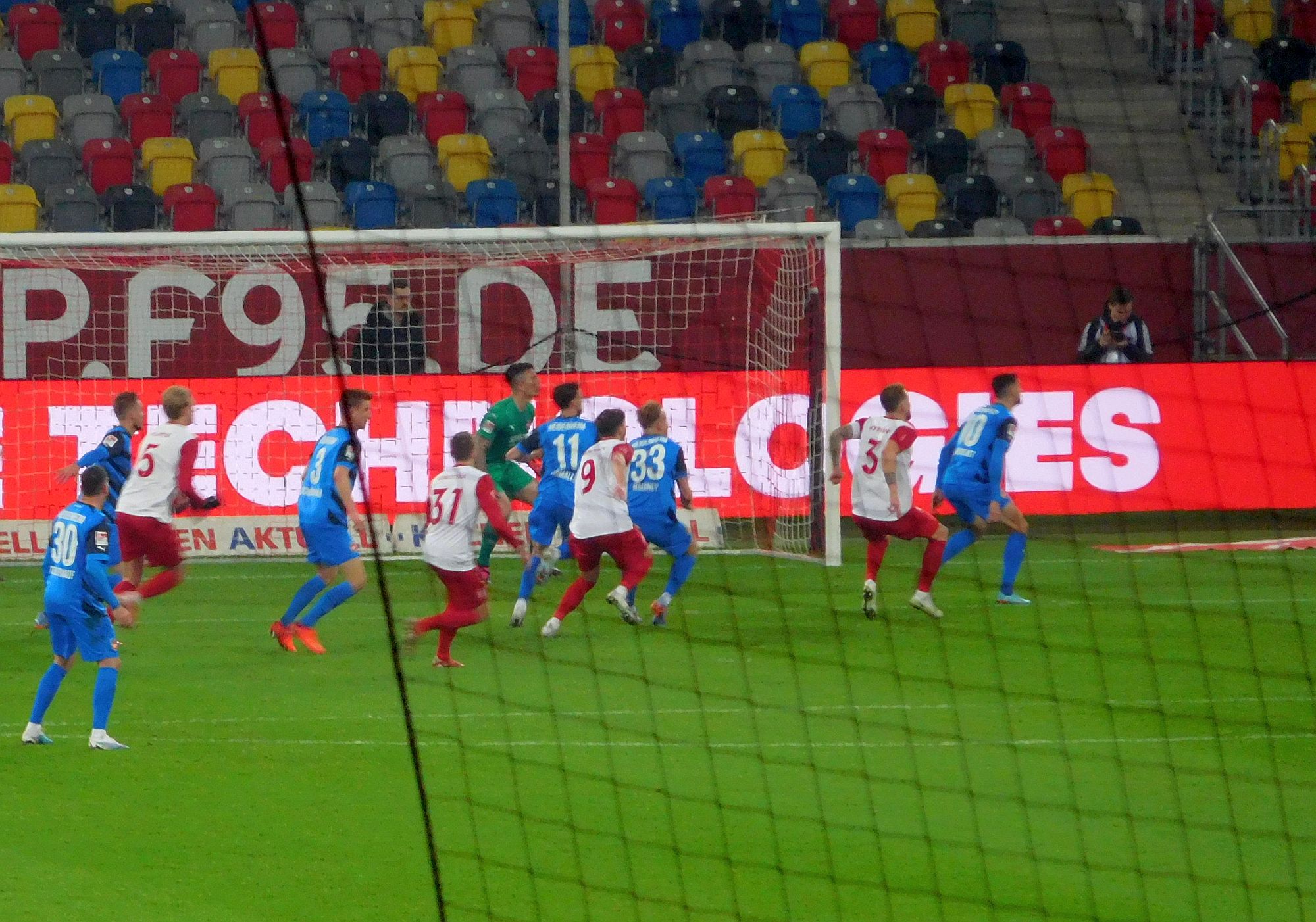 F95 vs HDH: Eine Ecke in der 1. Halbzeit, die nichts einbrachte (Foto: FP)