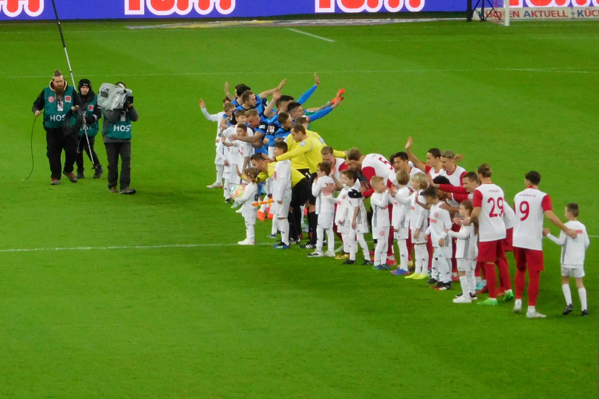 F95 vs HDH: Auflauf im Paul-Janes-Gedächtnis-Trikot (Foto: FP)