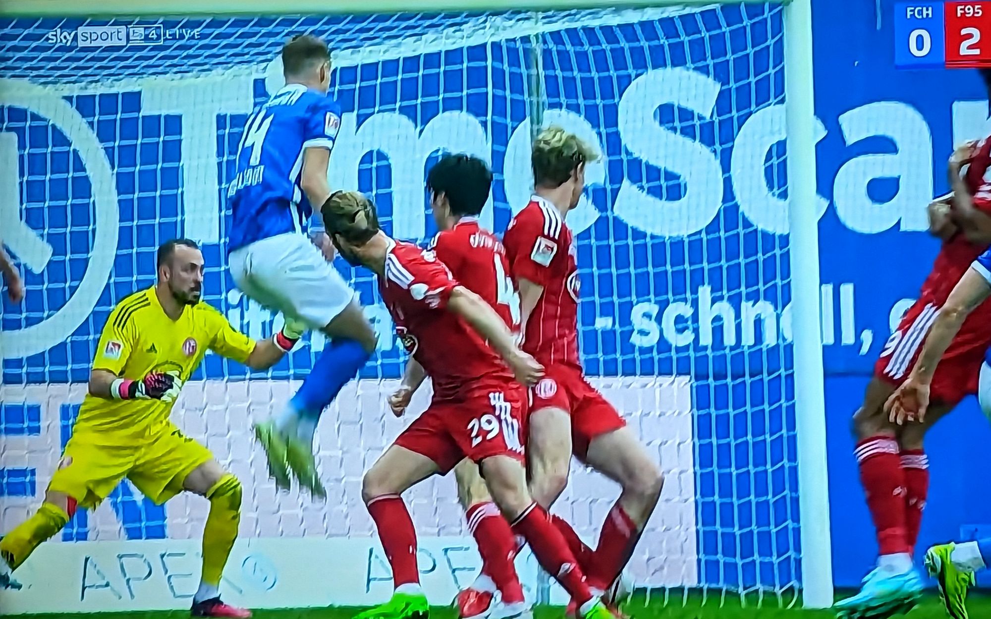 Rostock vs F95: Kastenmeier nur selten gefordert (Screenshot: Sky)
