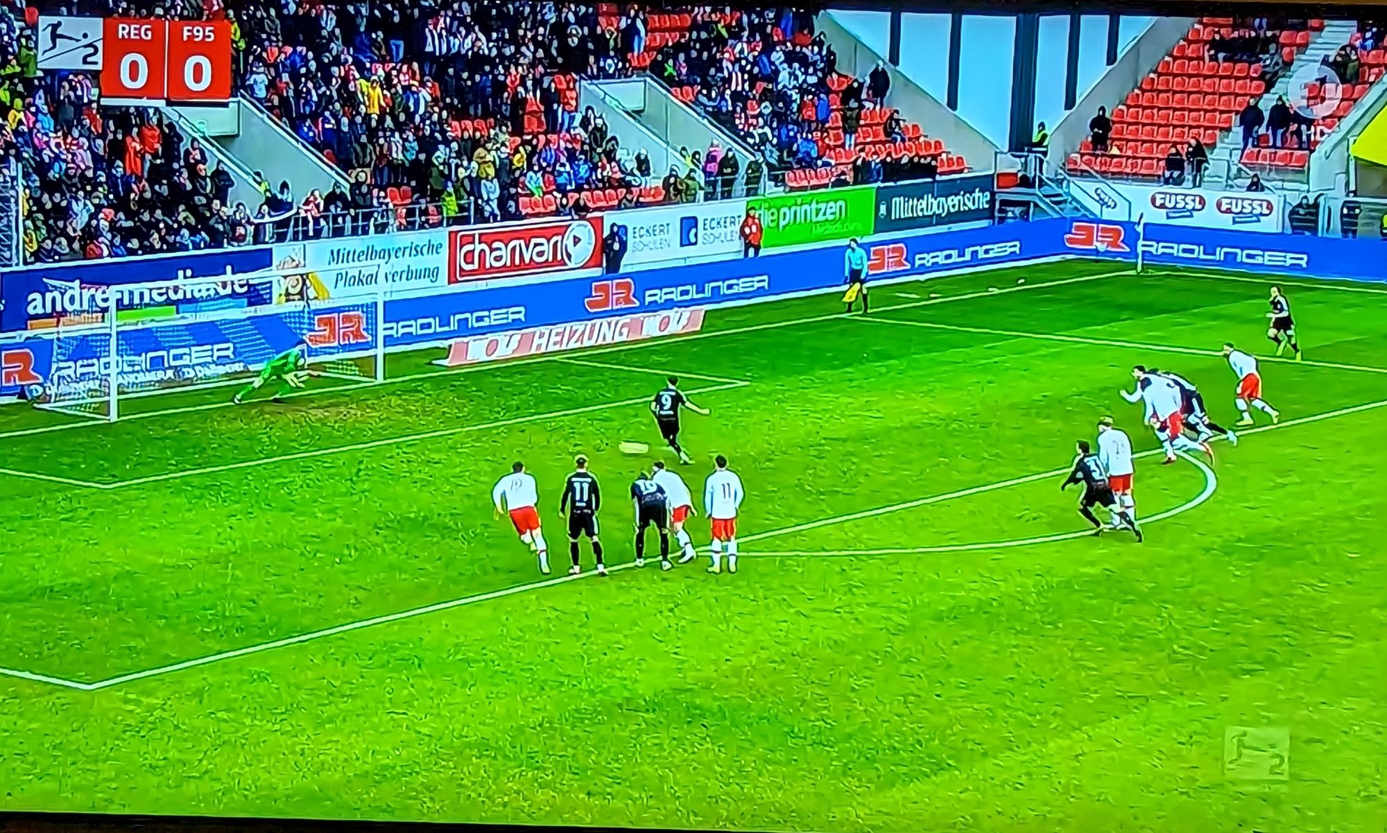 Regensburg vs F95; Klaus zieht den Elfer, Kownacki versenkt (Screenshot Sky)