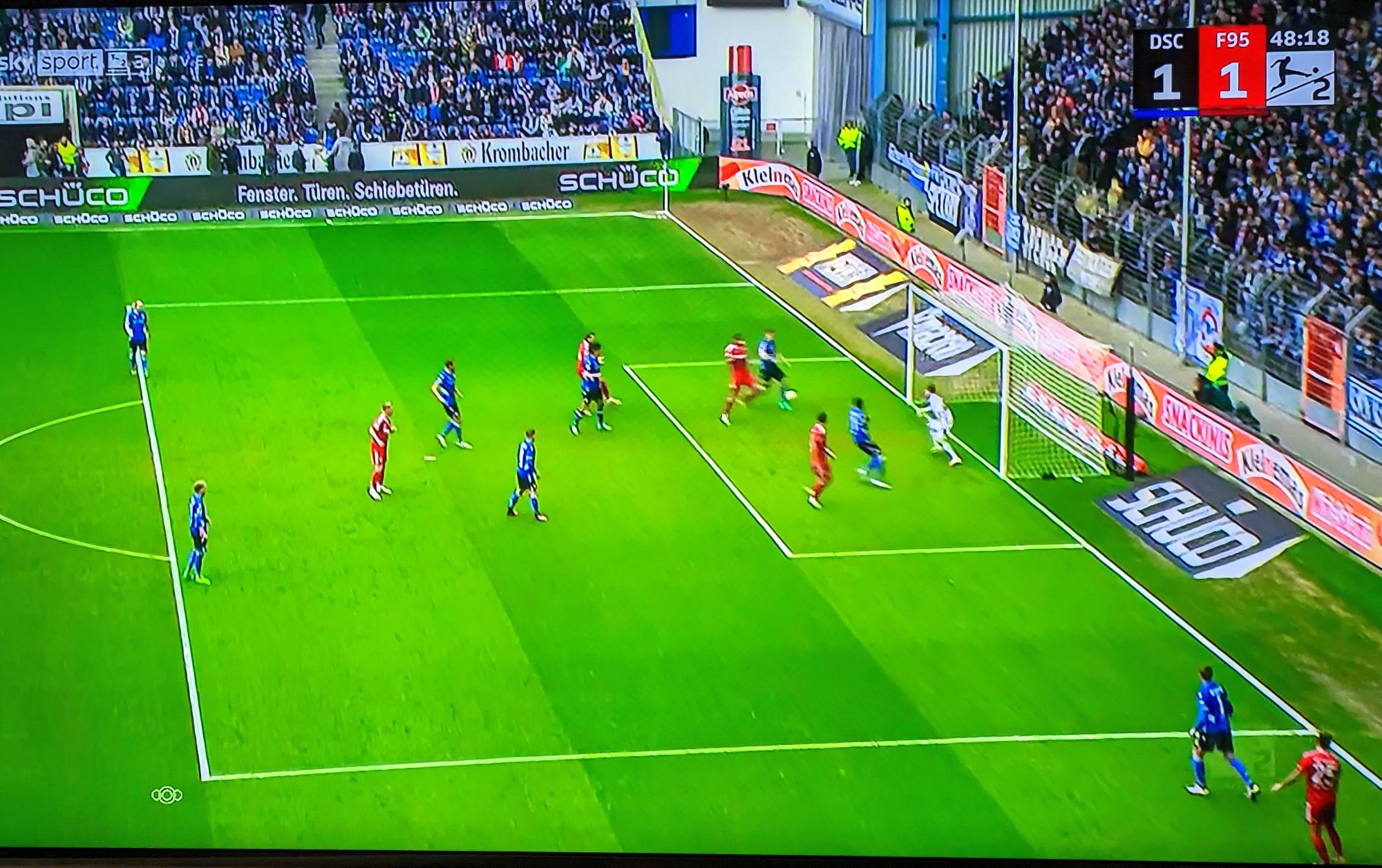 Bielefeld vs F95: Das 1:1 - Zimbo-Flanke auf Emma = Tor (Screenshot: Sky)