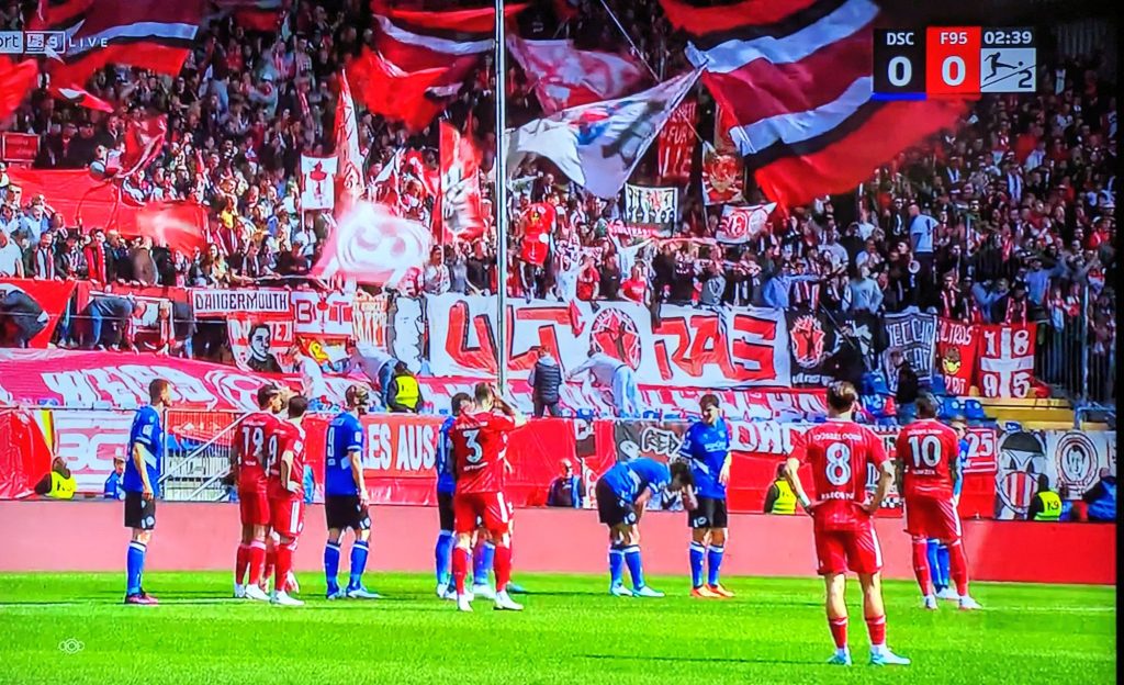 Bielefeld vs F95: Kleine Chance vorm F95-Block (Screenshot Sky)