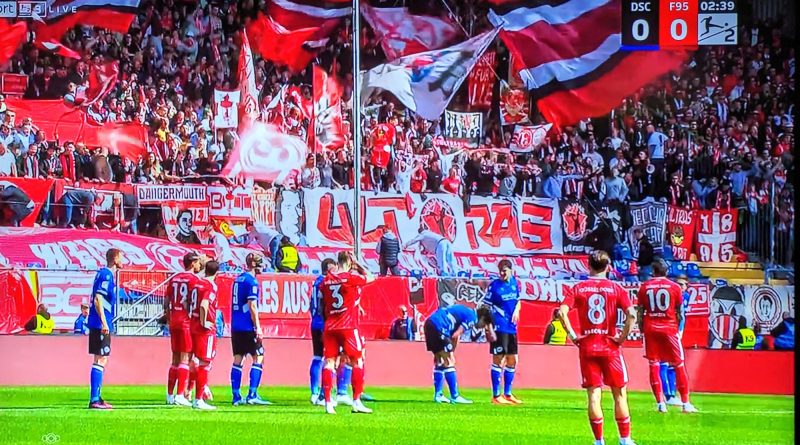 Bielefeld vs F95: Kleine Chance vorm F95-Block (Screenshot Sky)
