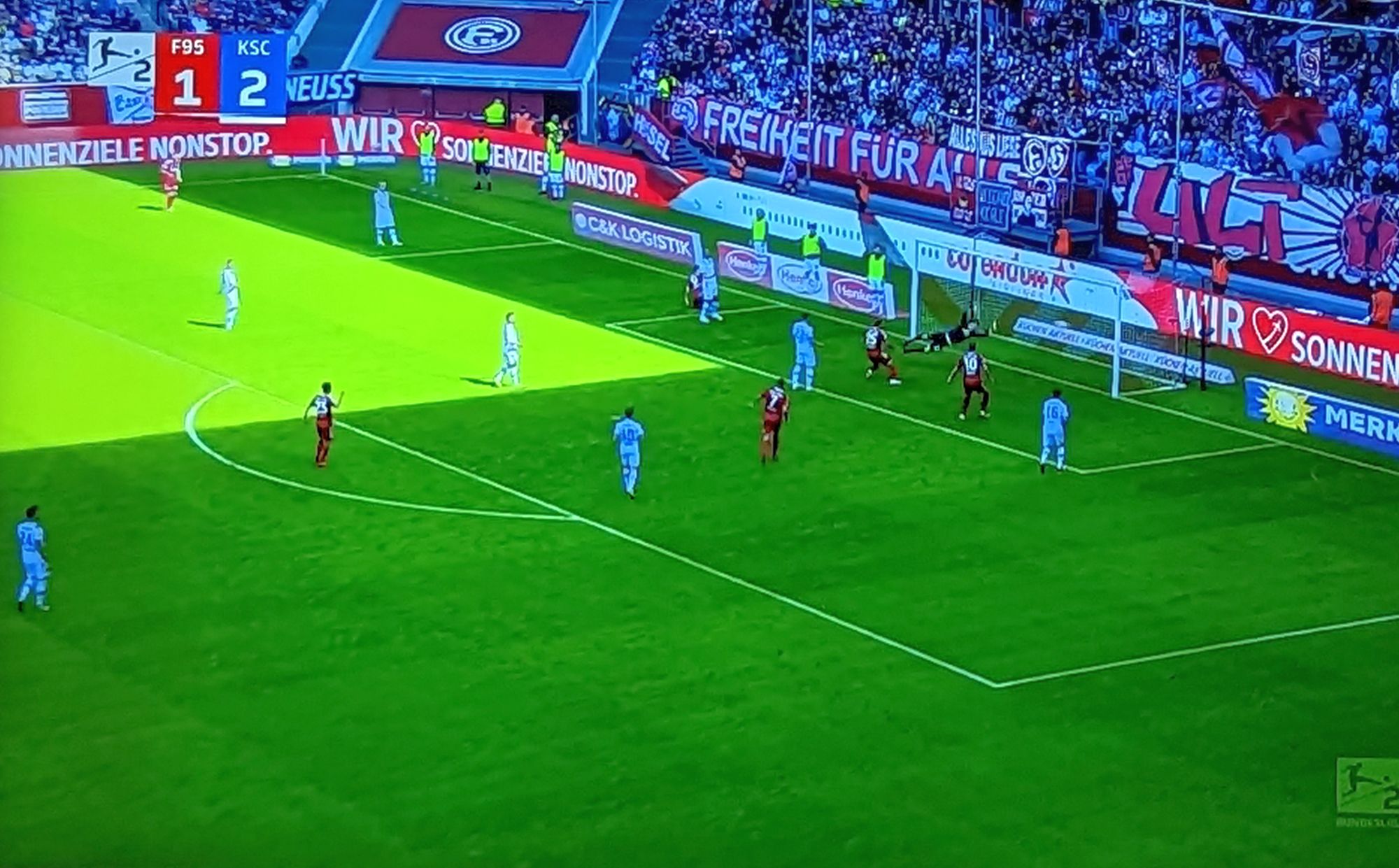 F95 vs KSC: Zimbos Abstauber zum 2:2 (Screenshot: ARD Sportschau)