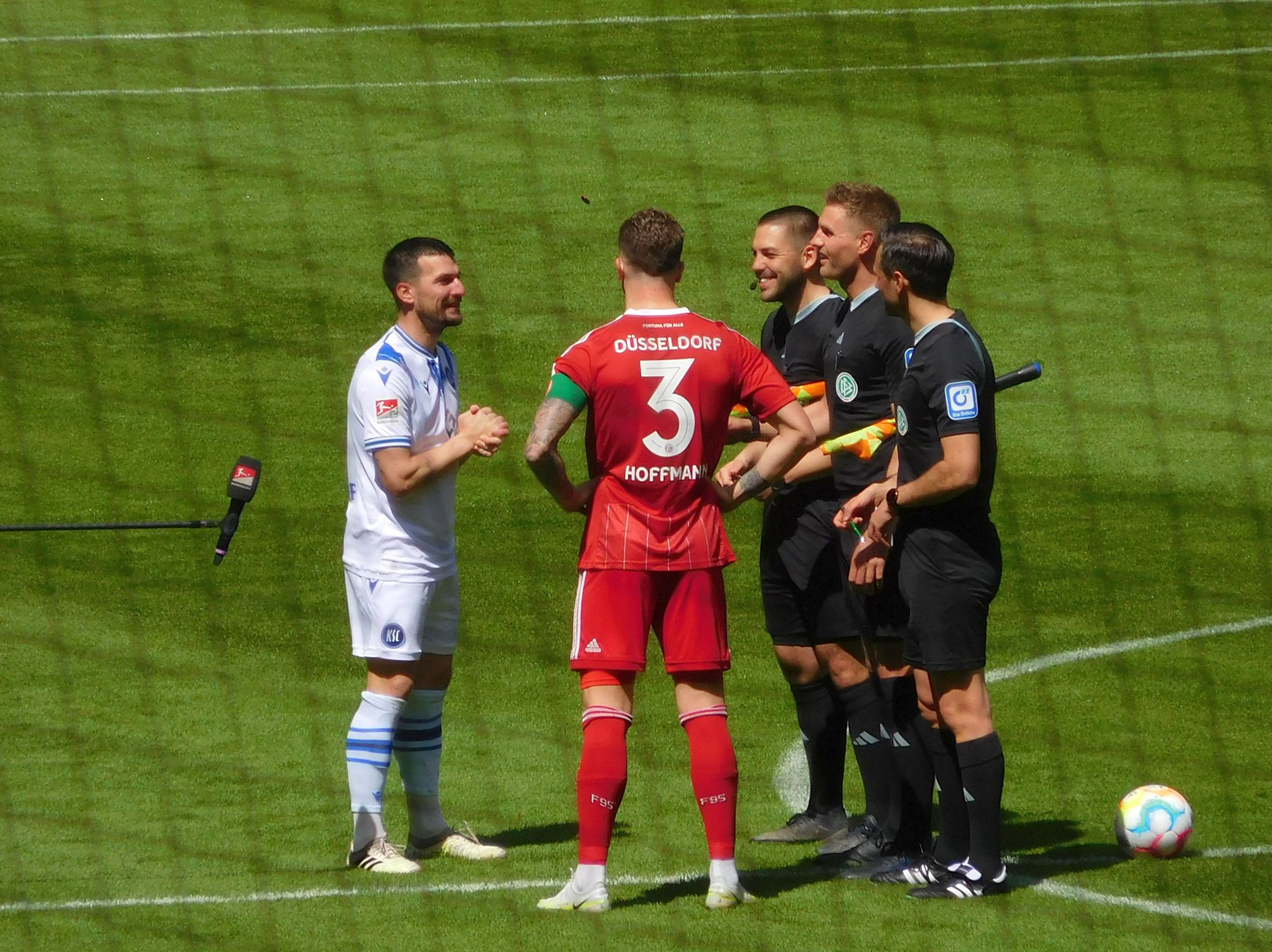 F95 vs KSC: Freundlicher Smalltalk vor dem Anpfiff (Foto: FP)