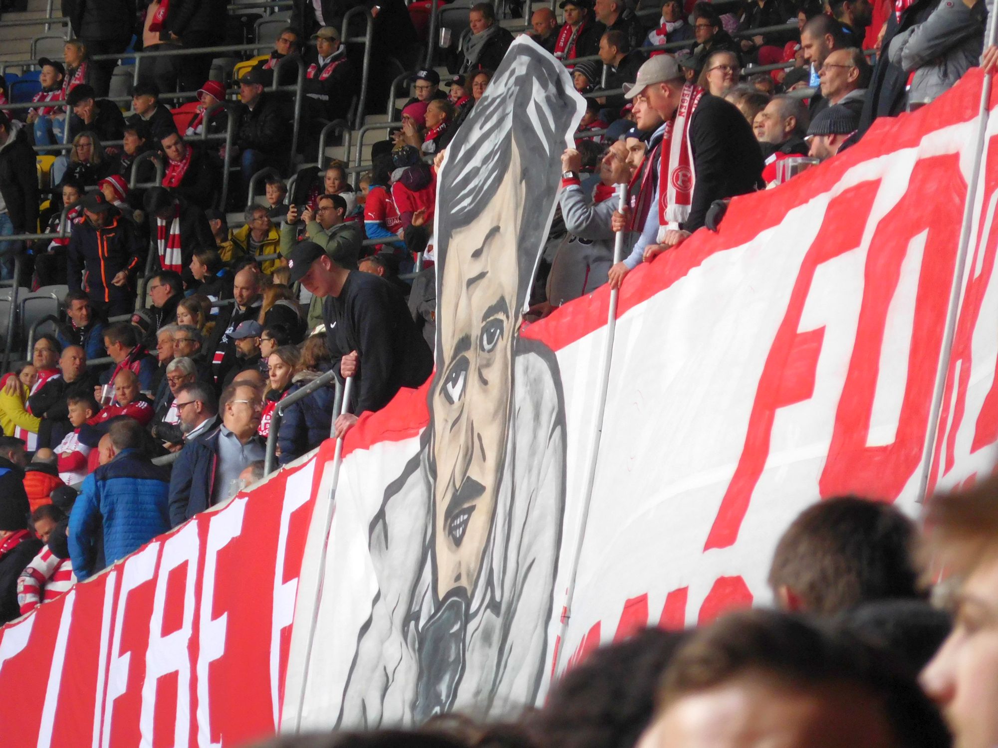 F95 vs SVD: Die Ultras verabschieden sich von Dieter "The Voice" Bierbaum (Foto: FP)