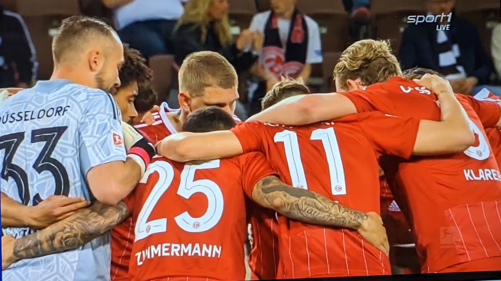 Pauli vs F95: Elf Freunde sollt ihr sein. (Screenshot: Sport1)