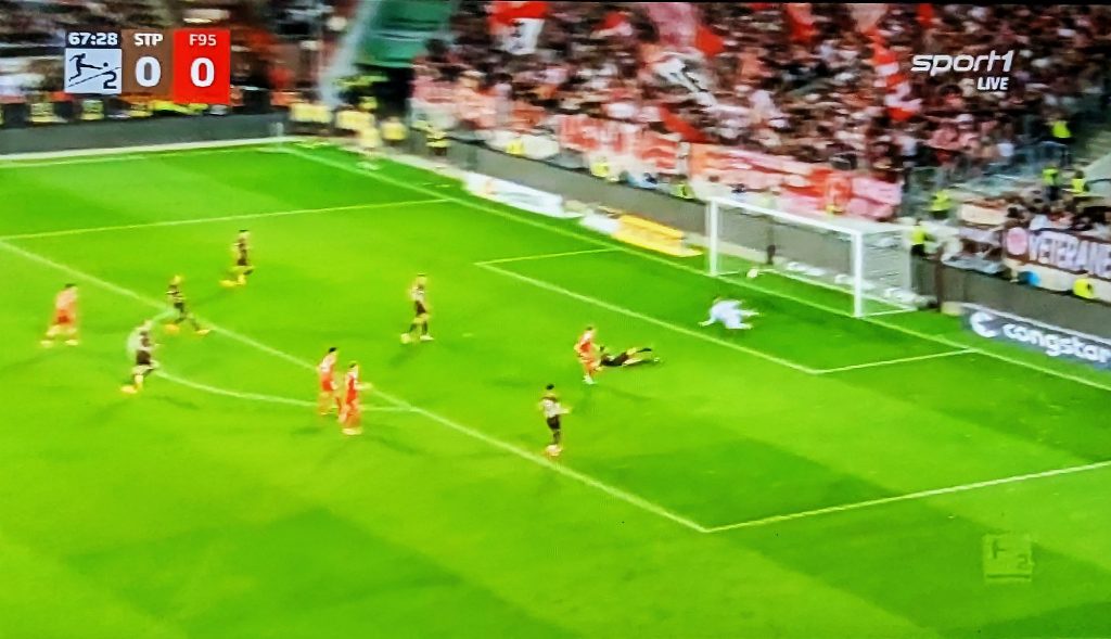 Pauli vs F95: Und wäre das Ding von Jona reingegangen... (Screenshot: Sport1)