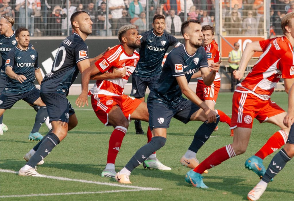 F95 vs Bochum: Gedränge im Paul-Janes-Stadion (Foto: Sandra Drljaca)