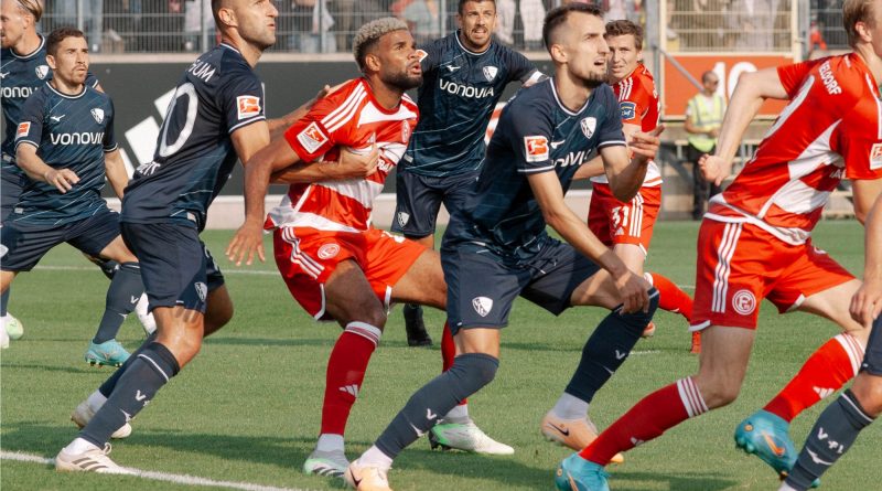 F95 vs Bochum: Gedränge im Paul-Janes-Stadion (Foto: Sandra Drljaca)