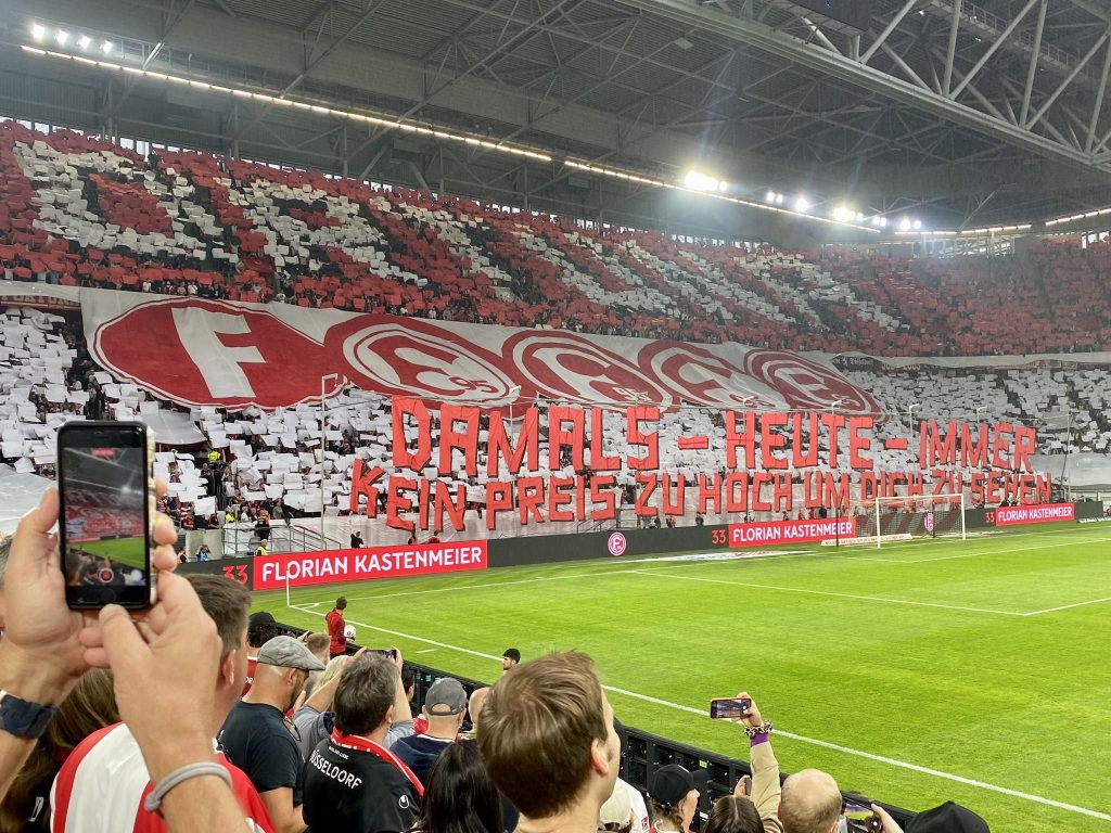 F95 vs Hertha: Eine beeindruckende Choreo (Foto: Peter Sch. für FP)