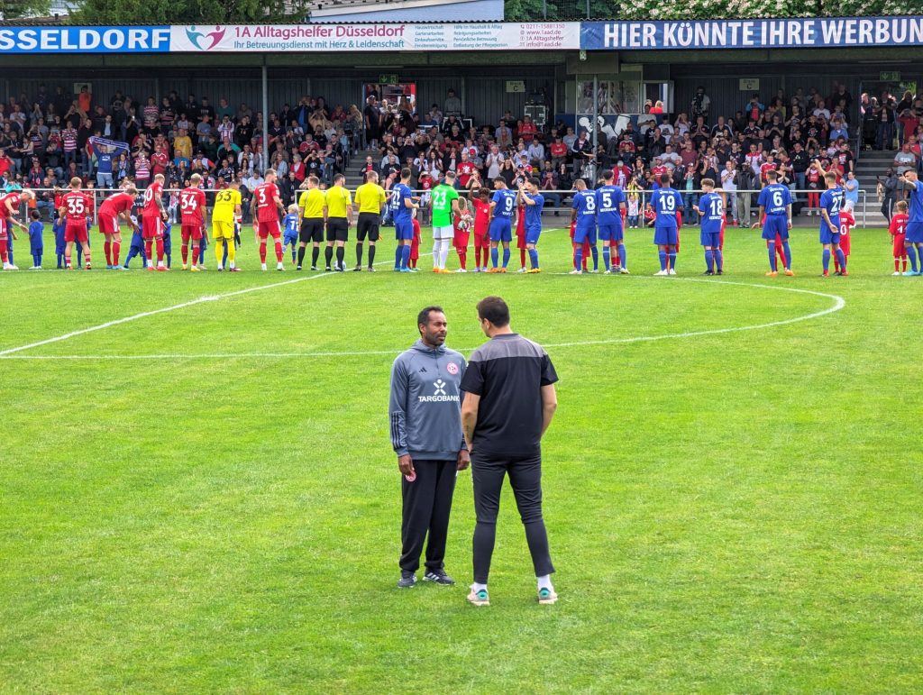 TuRU vs F95: Die Trainer im Gespräch (Foto: FP)
