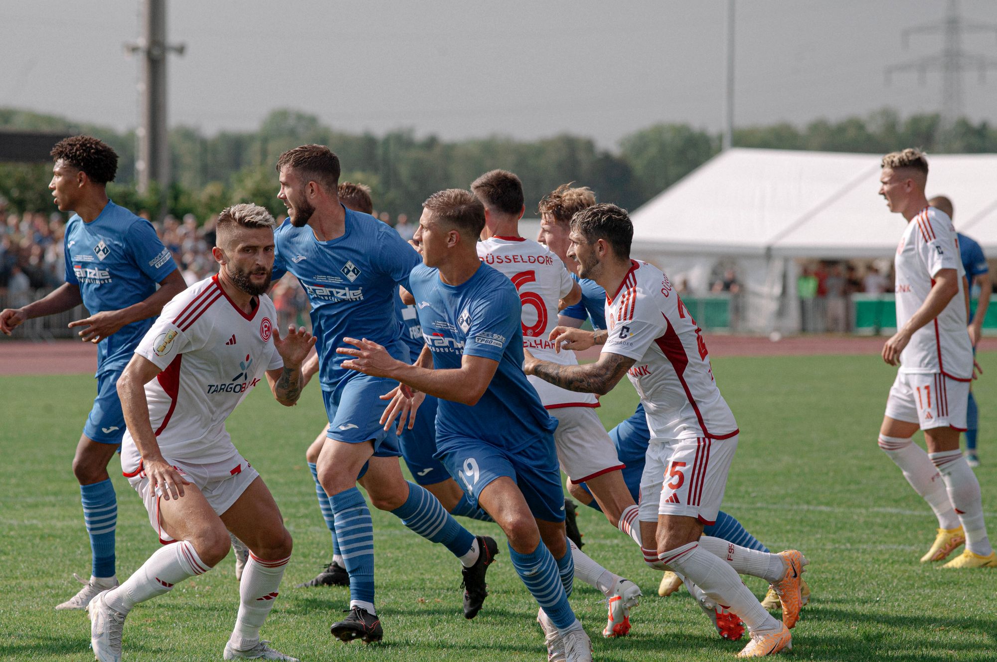 Illertissen vs F95: Konzentriert im Spiel (Foto: Sandra Drljaca)