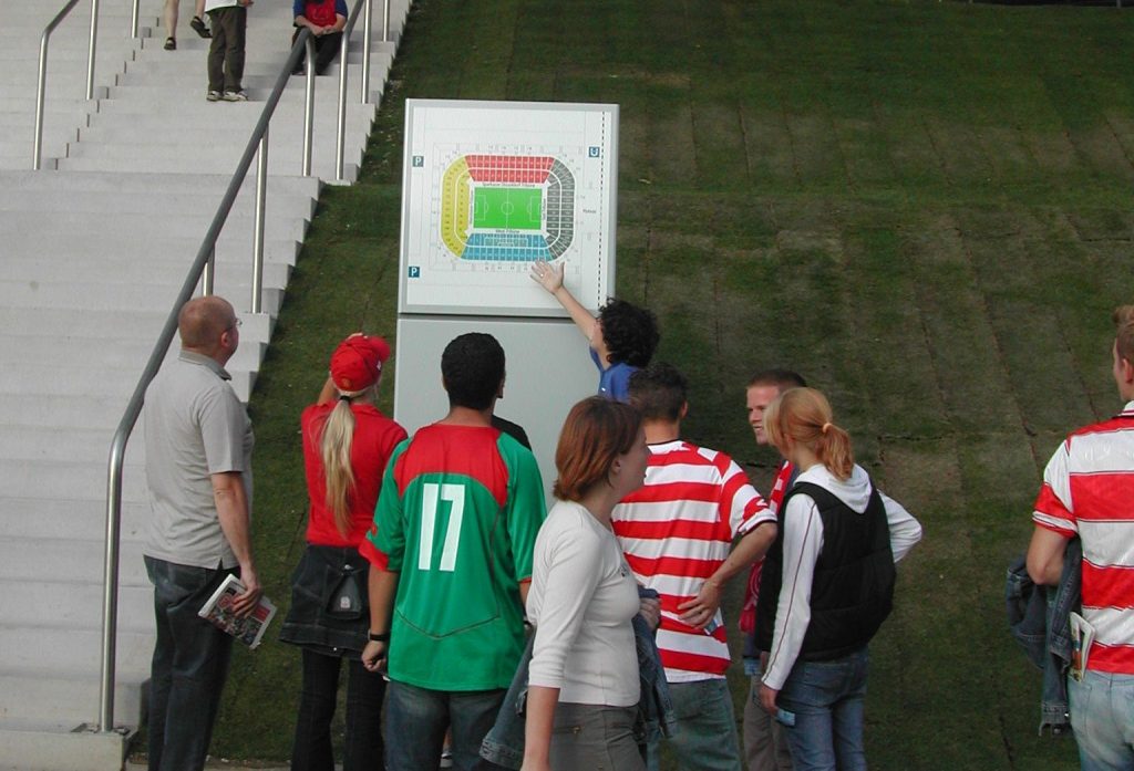 F95-Fans beim Softopening der Arena 2004 (Foto: FP)