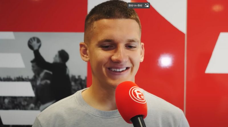 Neuzugang Christos Tzolis im Interview (Screenshot: f95.tv)