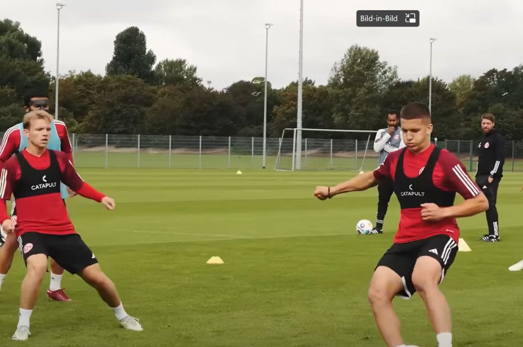 Christos Tzolis schon im Mannschaftstraining (Screenshot: f95.tv)