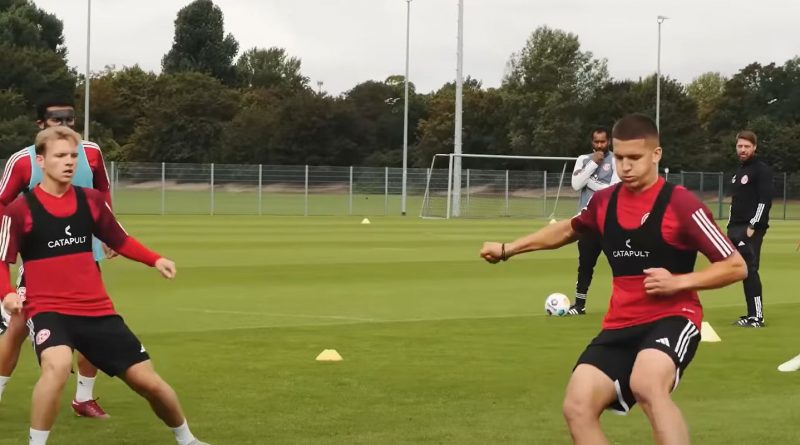 Christos Tzolis schon im Mannschaftstraining (Screenshot: f95.tv)