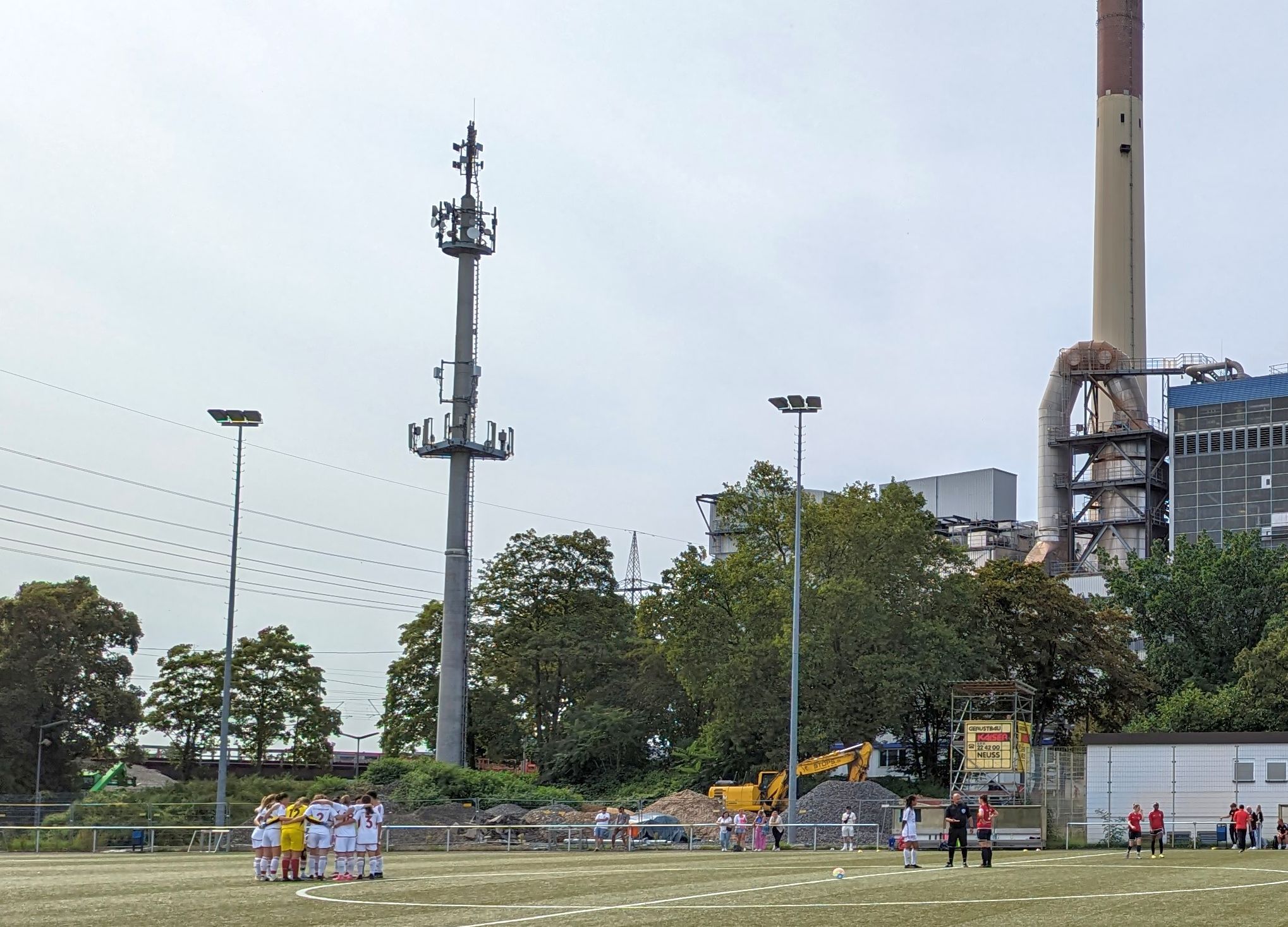 F95 Frauen vs SF Gerresheim: Ein schönes Spiel vor der Müllverbrennungsanlage (Foto: FP)