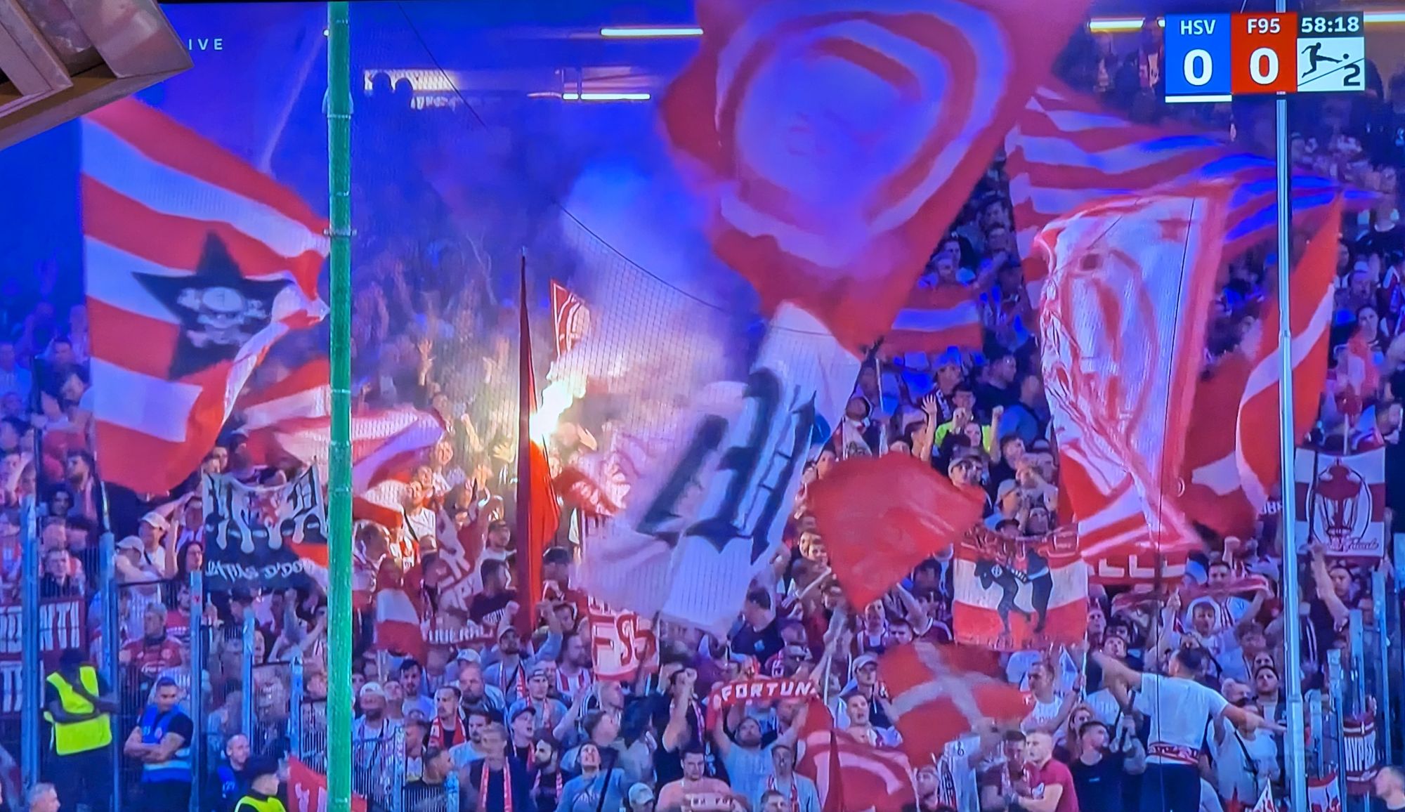 HSV vs F95: Bester Support aus dem Block (Screenshot Sky)