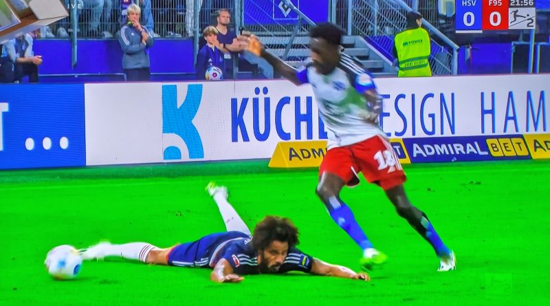 HSV vs F95: Das Duell des Tages - Emma gegen Jatta (Screenshot Sky)