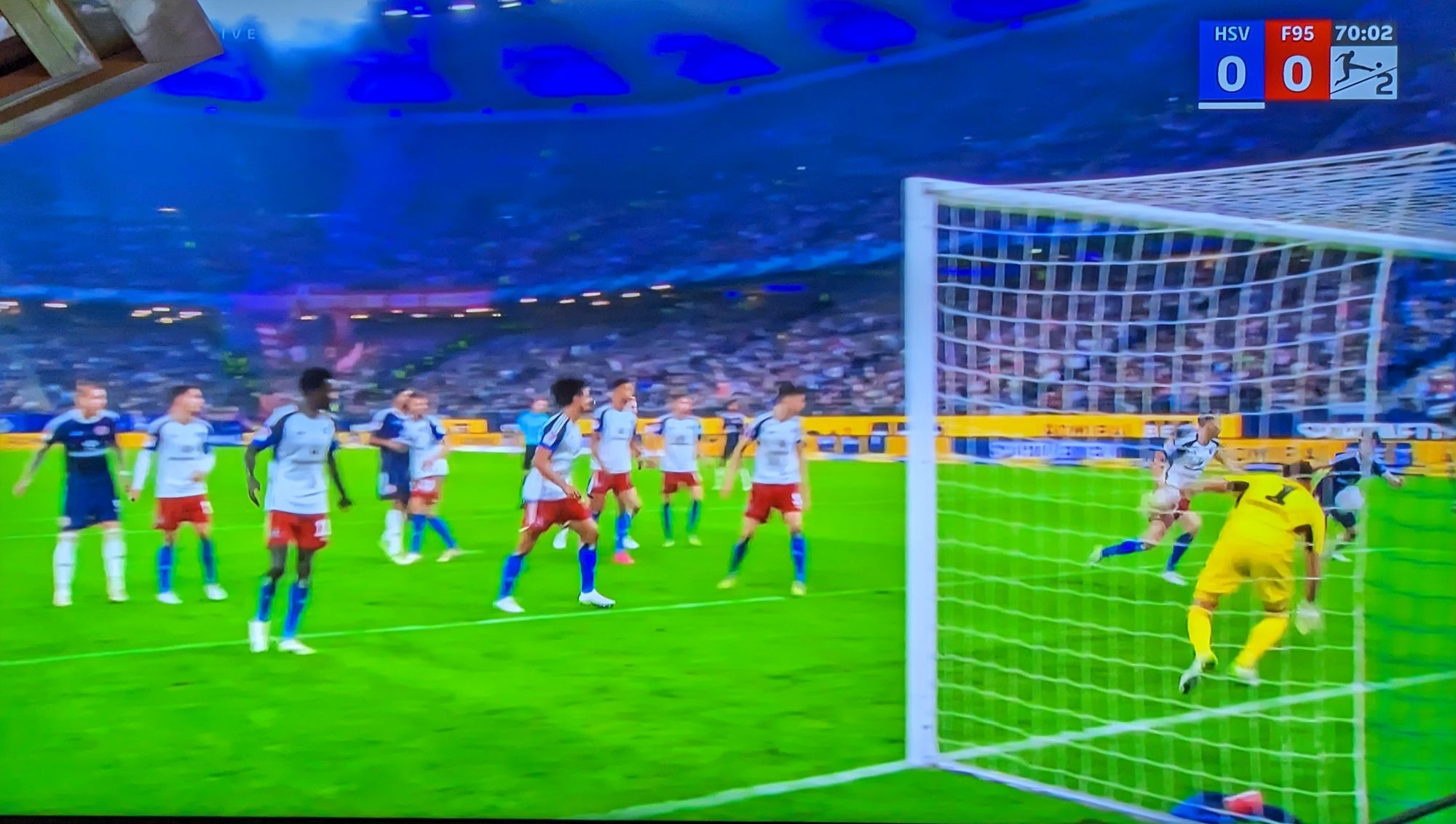 HSV vs F95: Das hätte eine Hütte per Flugkopfball sein müssen (Screenshot Sky)