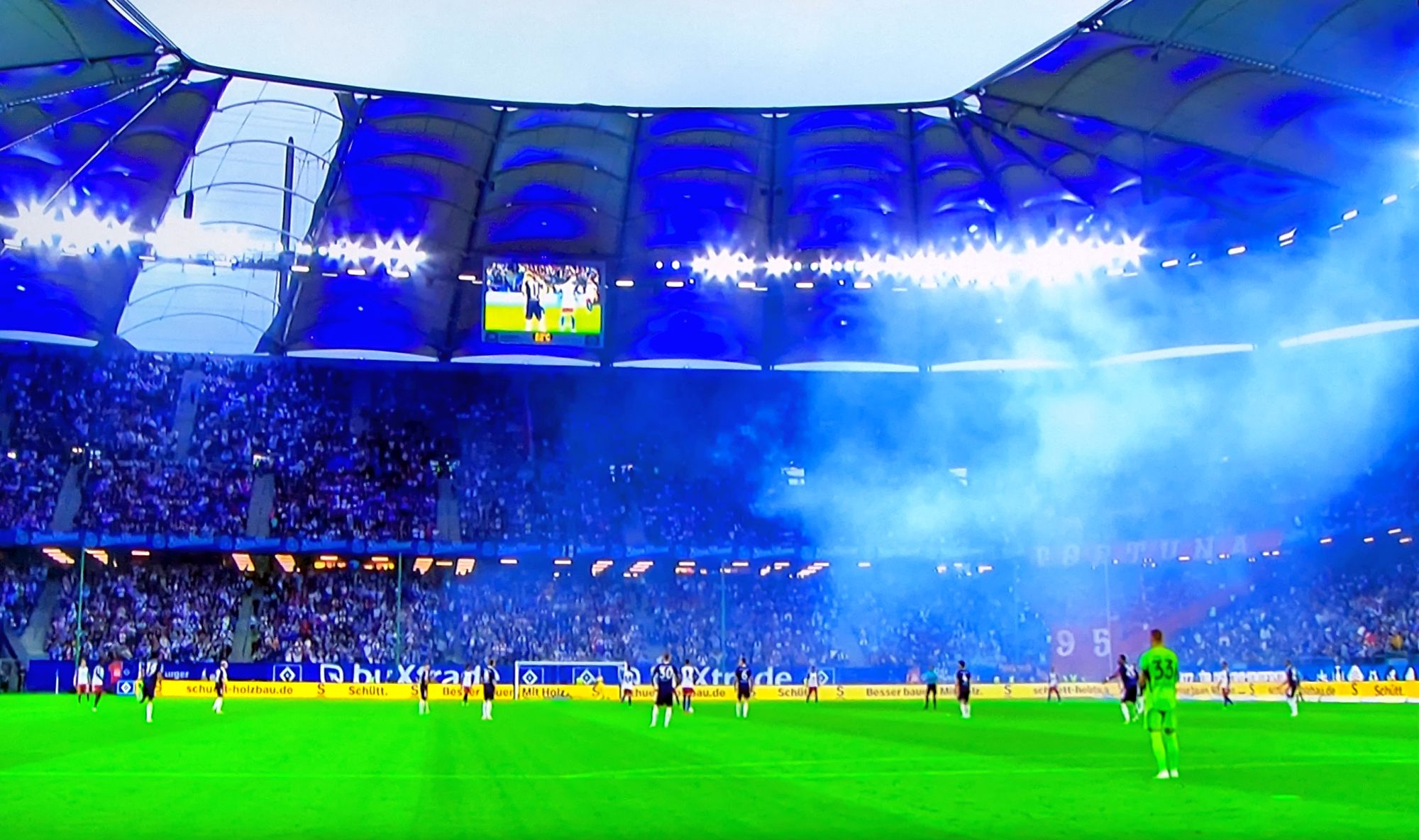 HSV vs F95: Das Volksparkstadion dampft (Screenshot Sky)