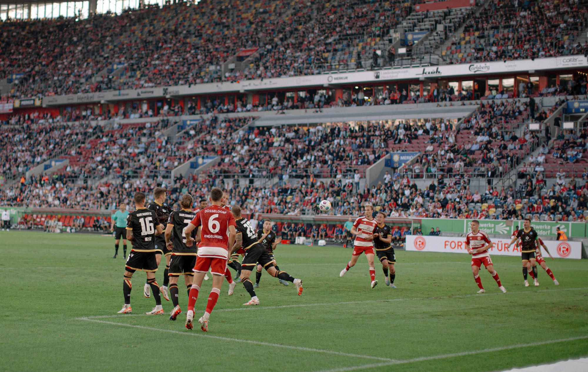 F95 vs KSC: Yannik Engelhardt ist überall zu finden (Foto: Sandra Drljaca)