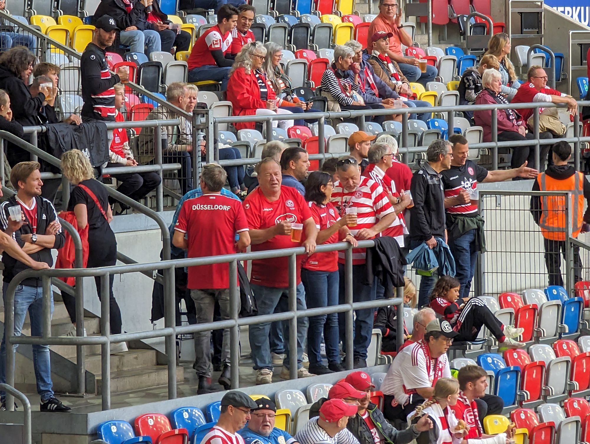 F95 vs KSC: Fachsimpeln vorm Spielbeginn (Foto: FP)