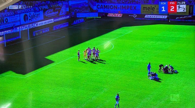 Rostock vs F95: Vince Vermeij verletzt (Screenshot Sky)