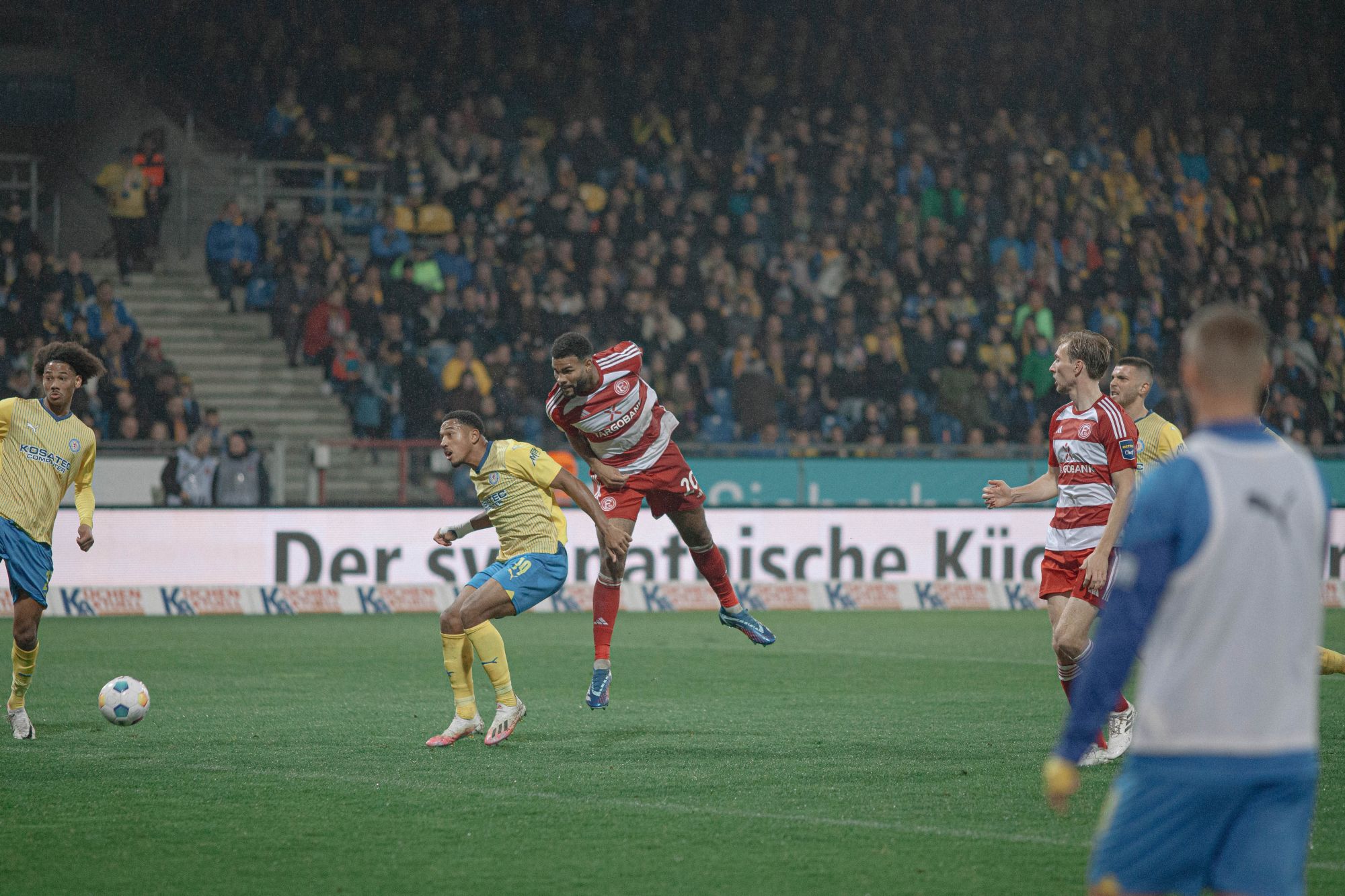 Braunschweig vs F95: Jamil Siebert kann auch Angriff (Foto: S. Drljaca)