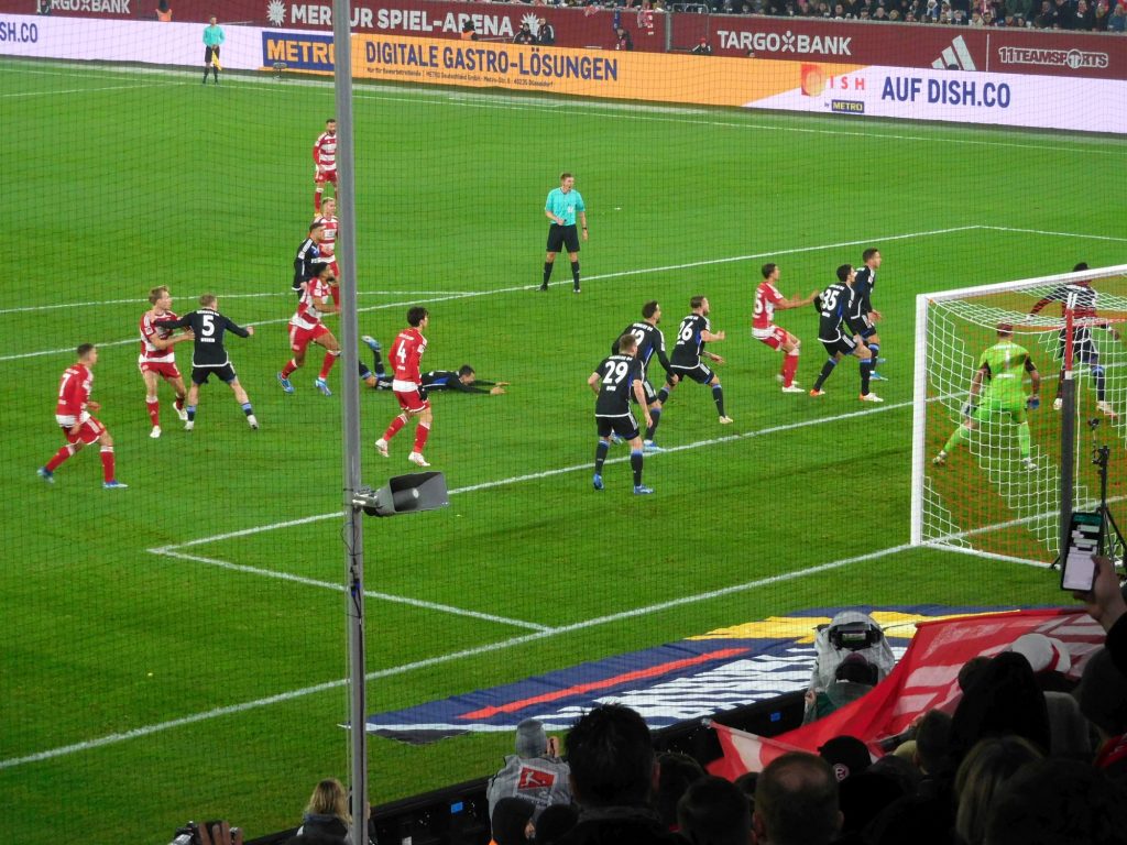 F95 vs Schalke: Ecke für uns - nix passiert (Foto: FP)