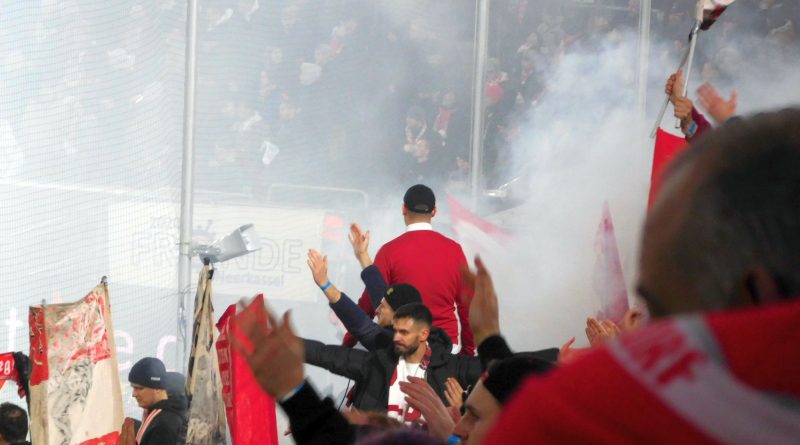 F95 vs Schalke: Freude auf der Süd nach dem Sieg (Foto: FP)