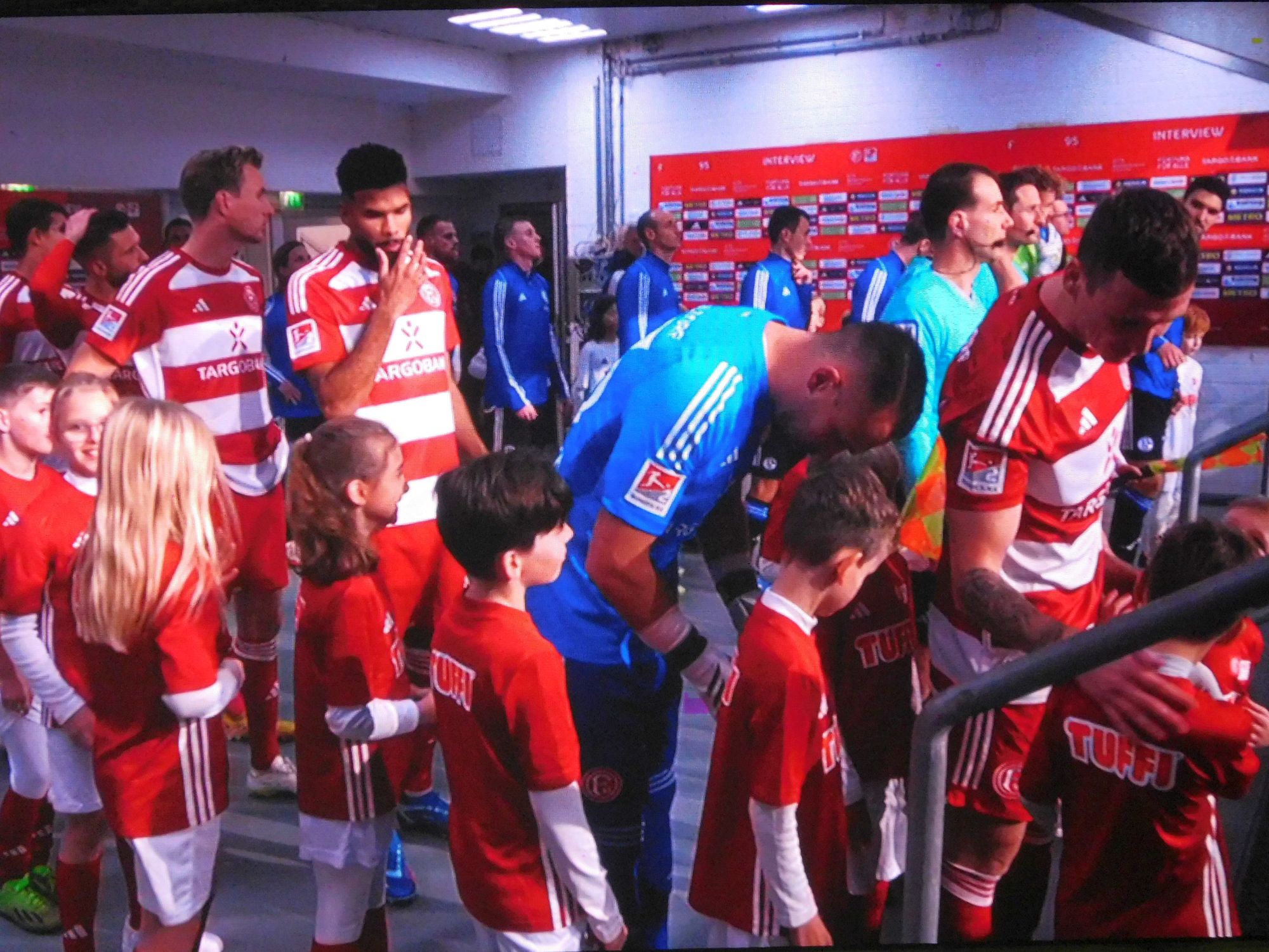 F95 vs Schalke: Vorher im Ausgang (Foto: FP)