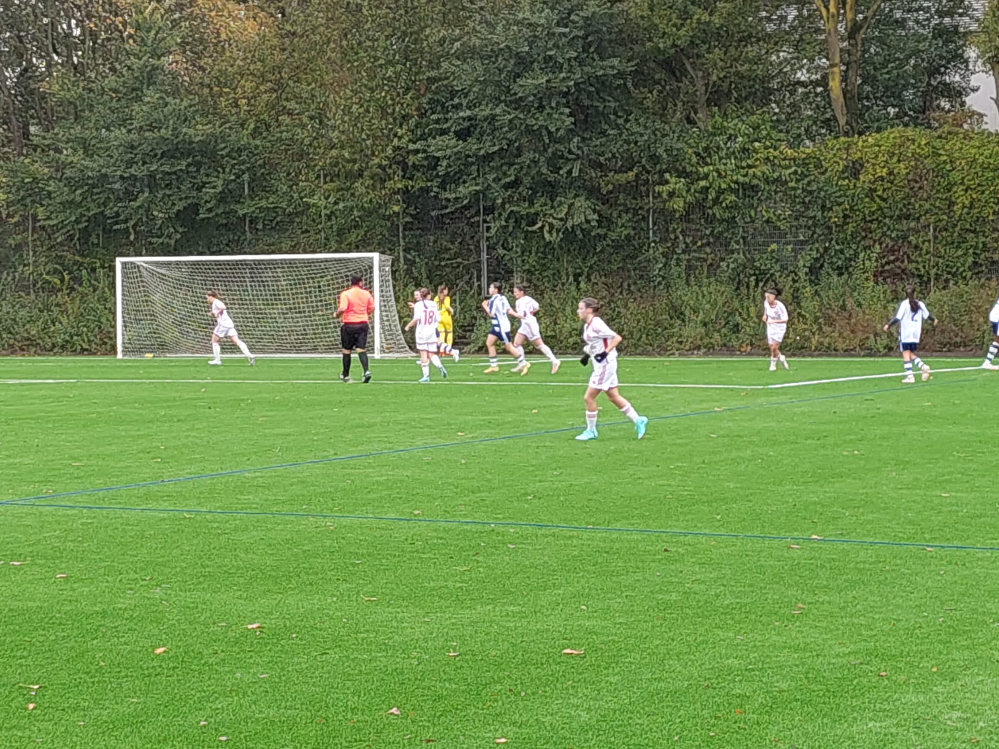 MSV vs 95 (U17): Drr Mann in Pink hat alles im Griff (Foto: A. Meise)