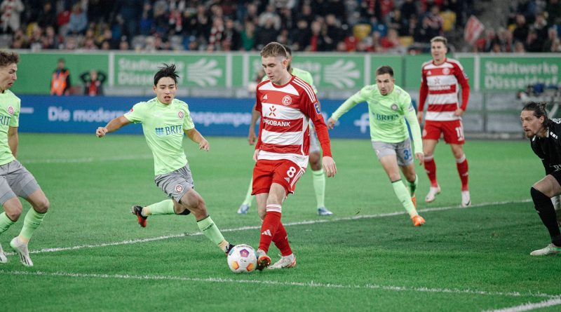 F95 vs Wehen: Jóhannesson wird gejagt (Foto: Sandra Drljaca)