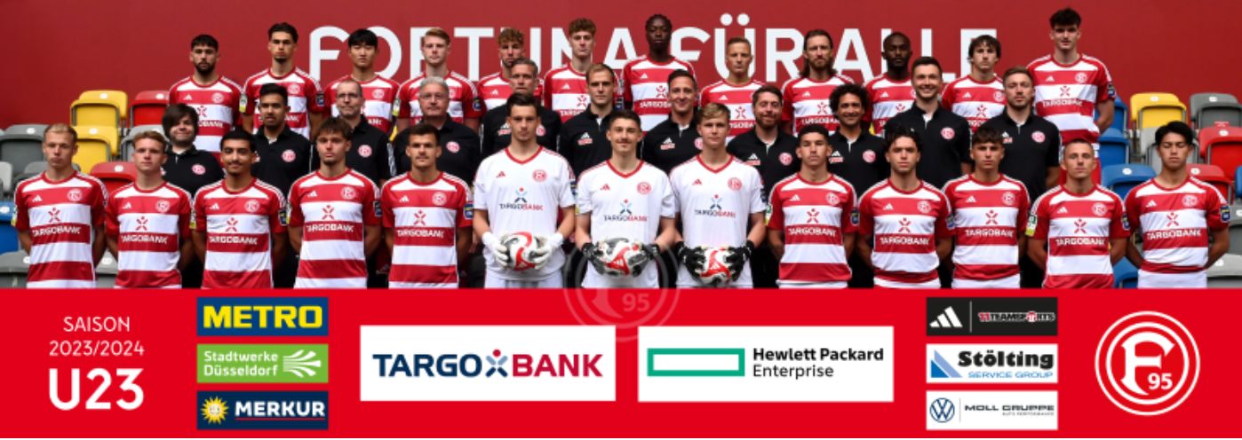 Der Kader der Zwoten - noch mit Trainer Michaty (Foto: f95.de)