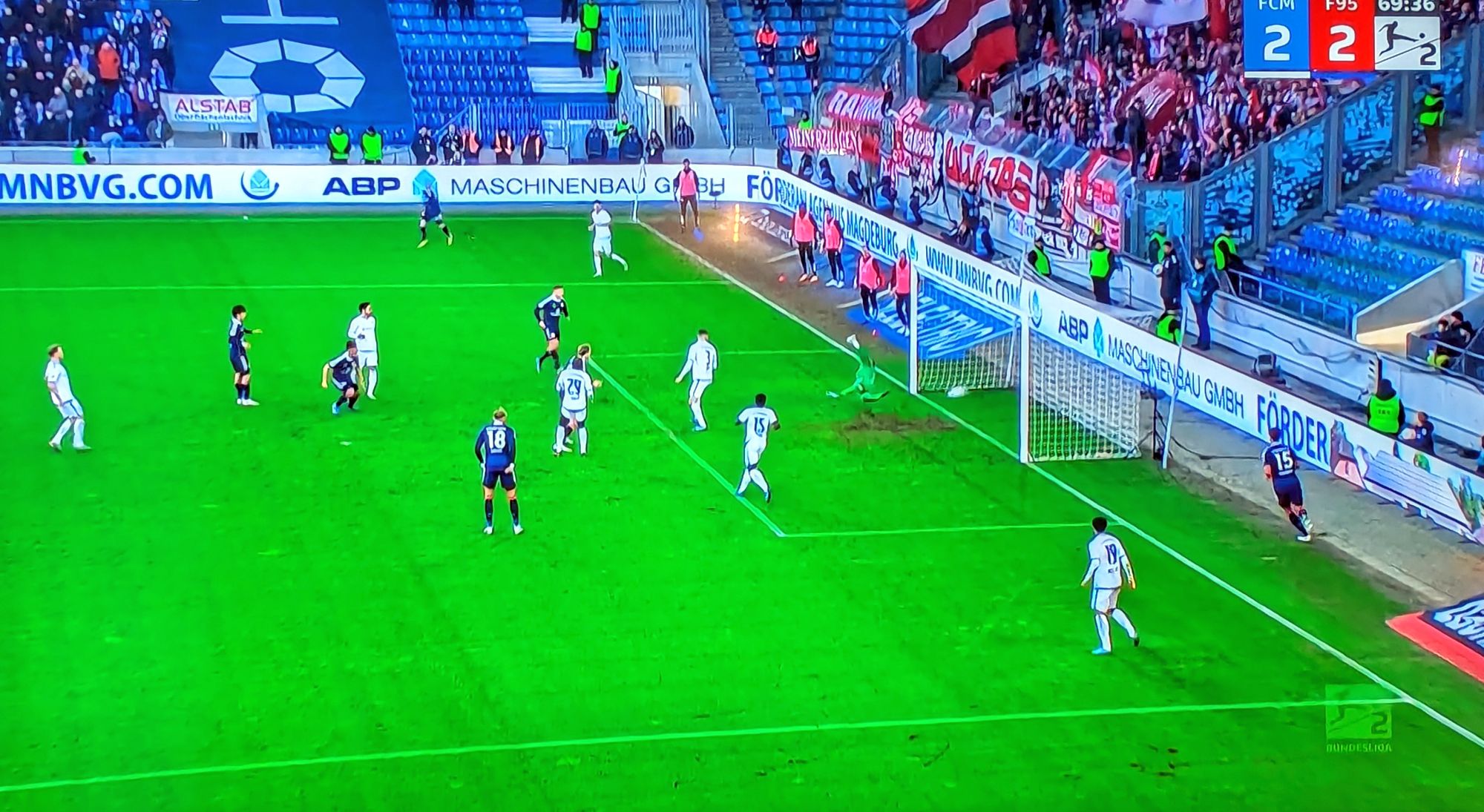 Magdeburg vs F95: Das herrlich herausgespielte 2:2 durch Appelkamp (Screenshot Sky)