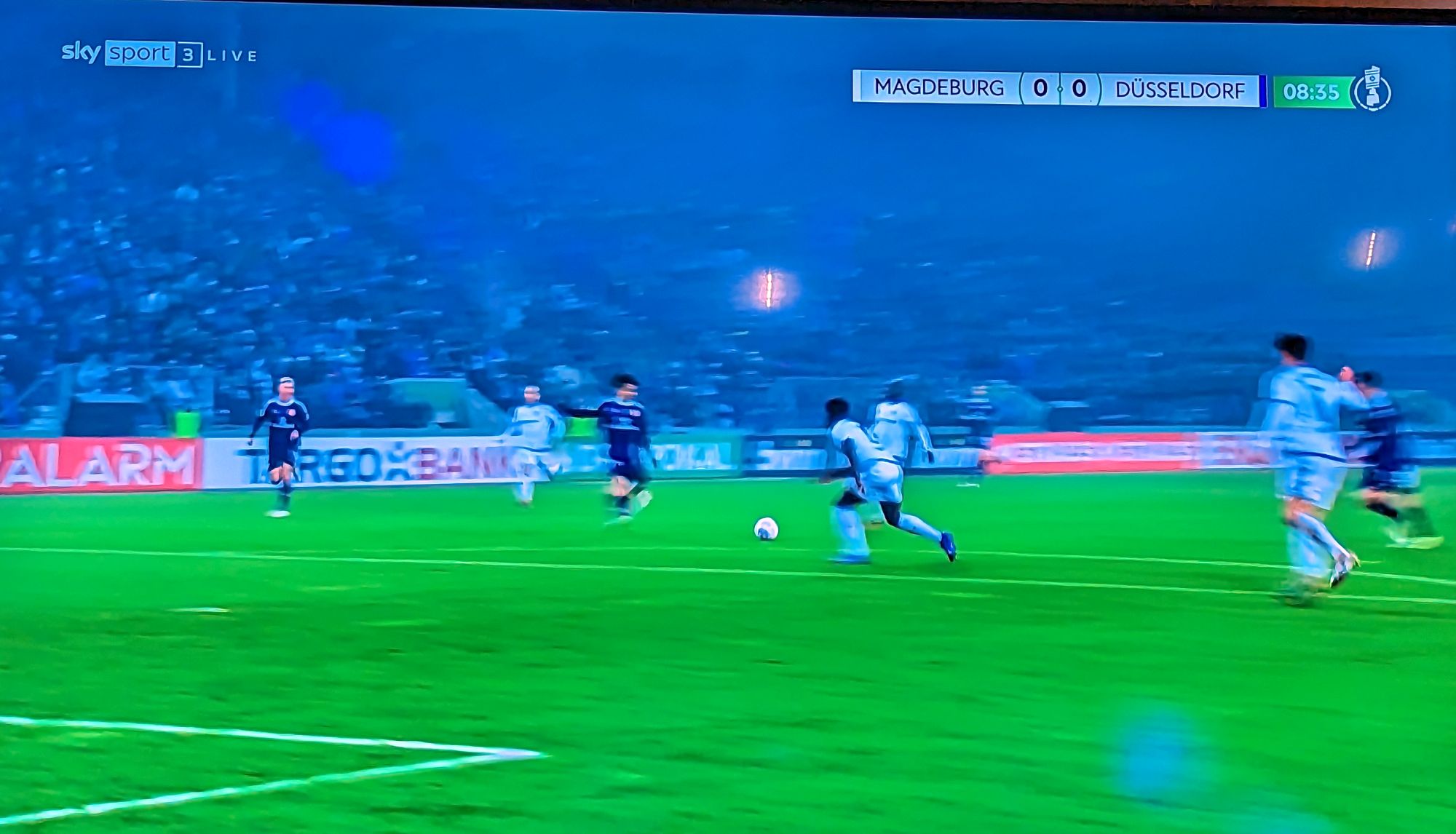 Magdeburg vs F95: Ao Tanaka versucht's durch die Mitte (Screenshot Sky)