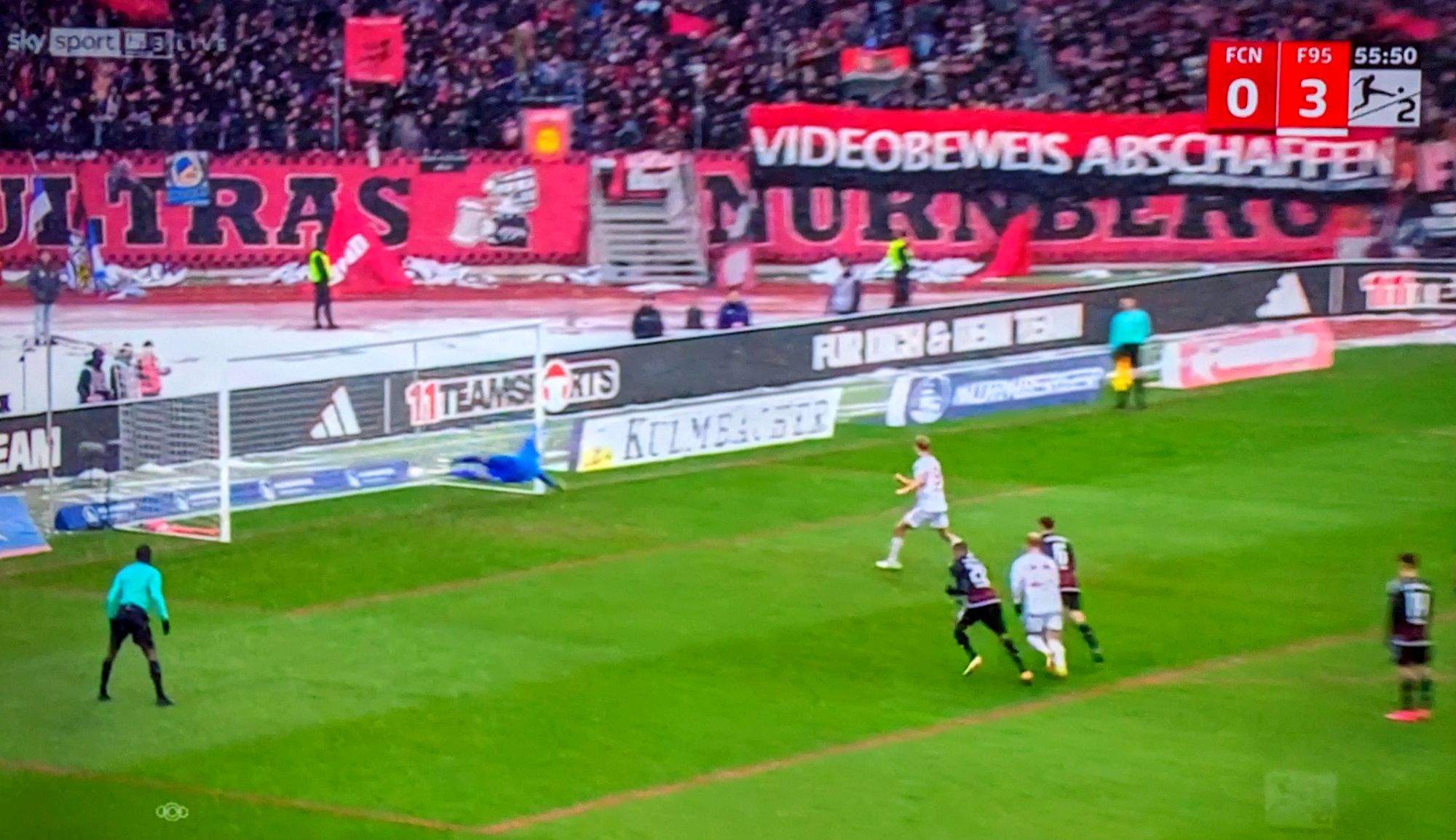 Nürnberg vs F95: Videobeweis, Elfer 4:0 durch Vince (Screenshot Sky)