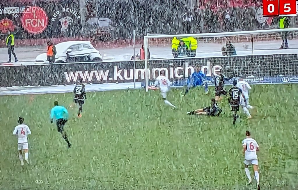 Nürnberg vs F95: Und dann locht Jona zum 5:0 ein (Screenshot Sky)