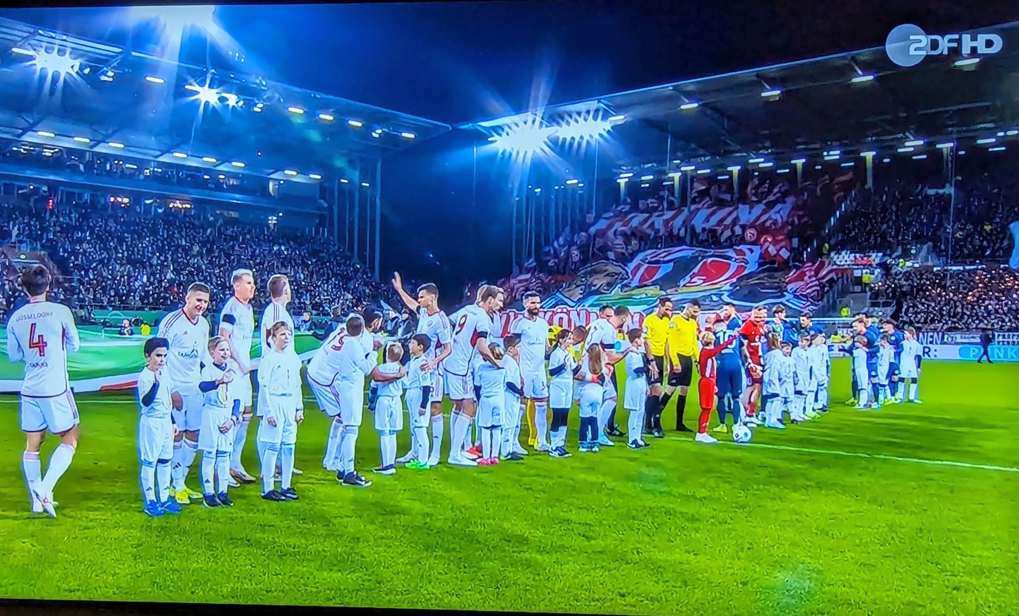 Pauli vs F95: Vor dem Spiel war noch alles in Ordnung (Screenshot ZDF)