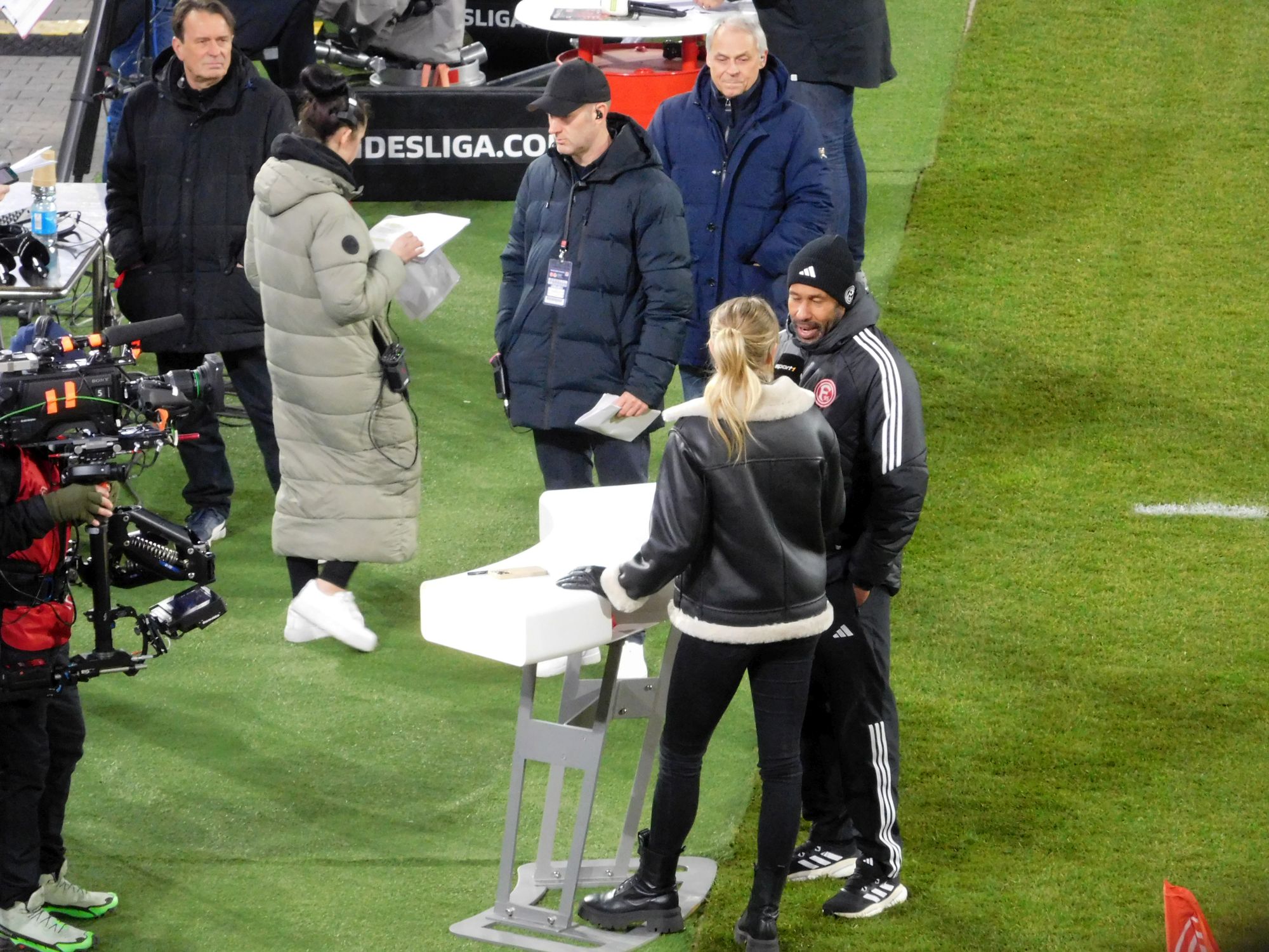 F95 vs Pauli: Thioune vor dem Spiel - im Hintergrund Experte Olaf Thon (Foto: FP)